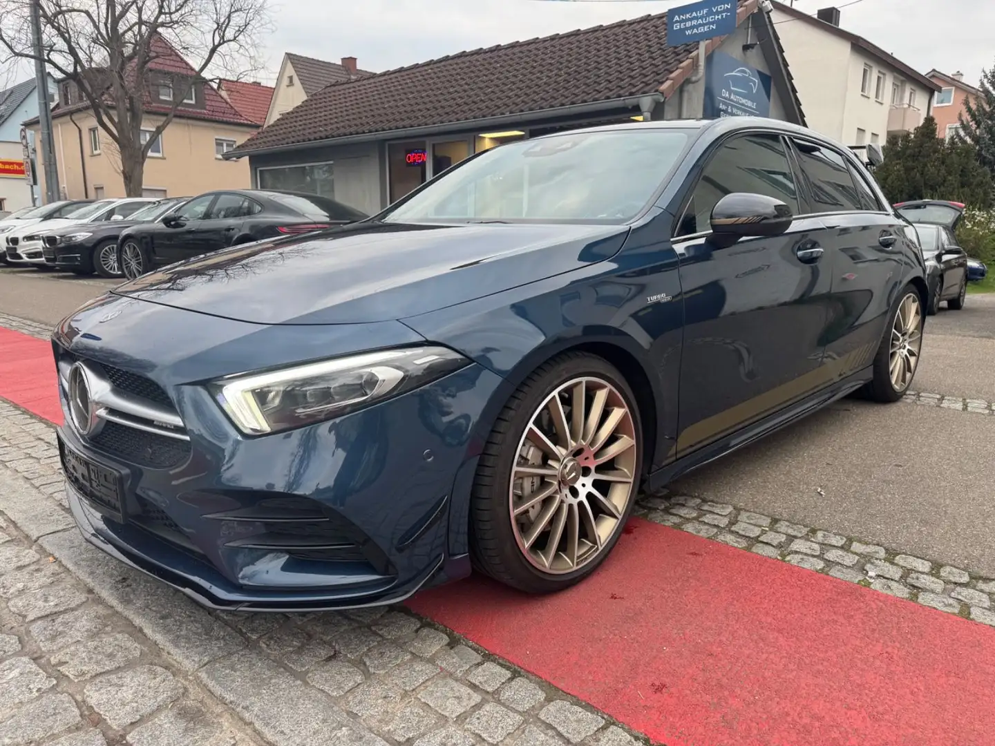 Mercedes-Benz A 35 AMG 4Matic Edition 1/ Pano/LED/ 1.Hand Modrá - 1