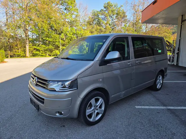 Volkswagen T5 Multivan Multivan Sky 2,0 BMT BiTDI D-PF DSG Sky