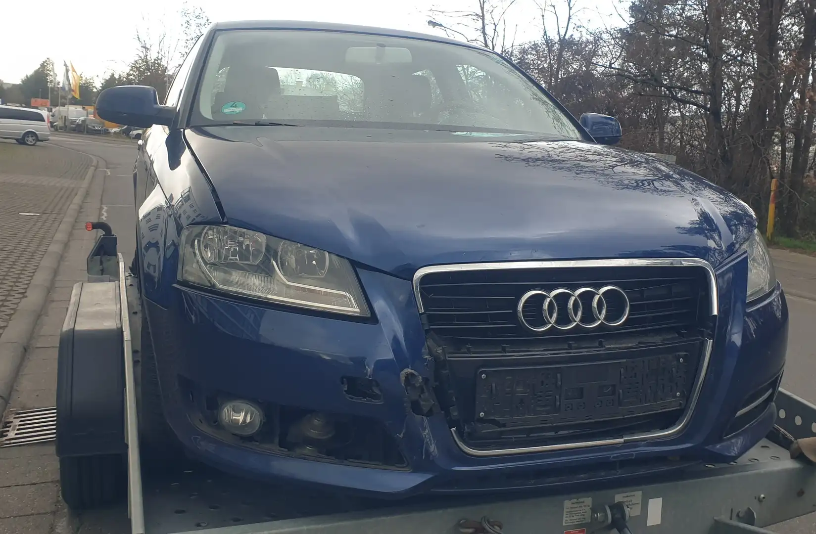 Audi A3 1.6 TDI Attraction Bleu - 1