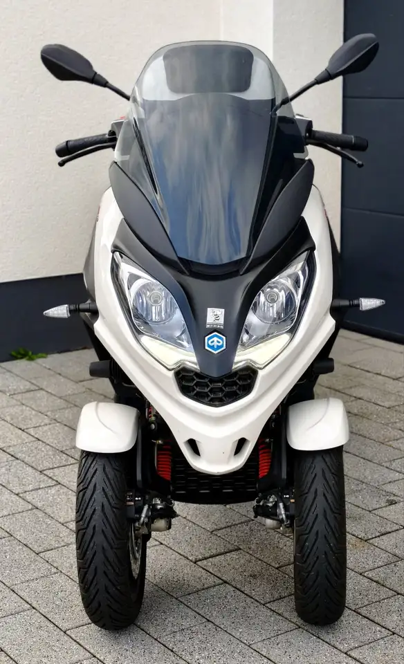 Piaggio MP3 300
