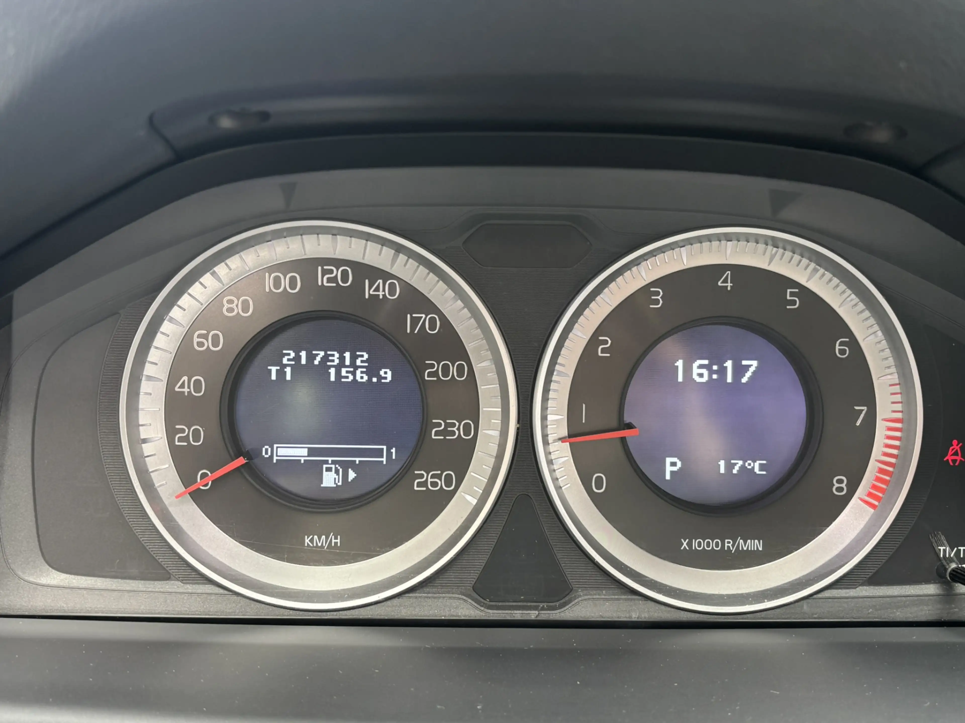 Volvo V70 2.0 T5 213pk 5 Cilinder! Aut Xenon Carplay — photo 16