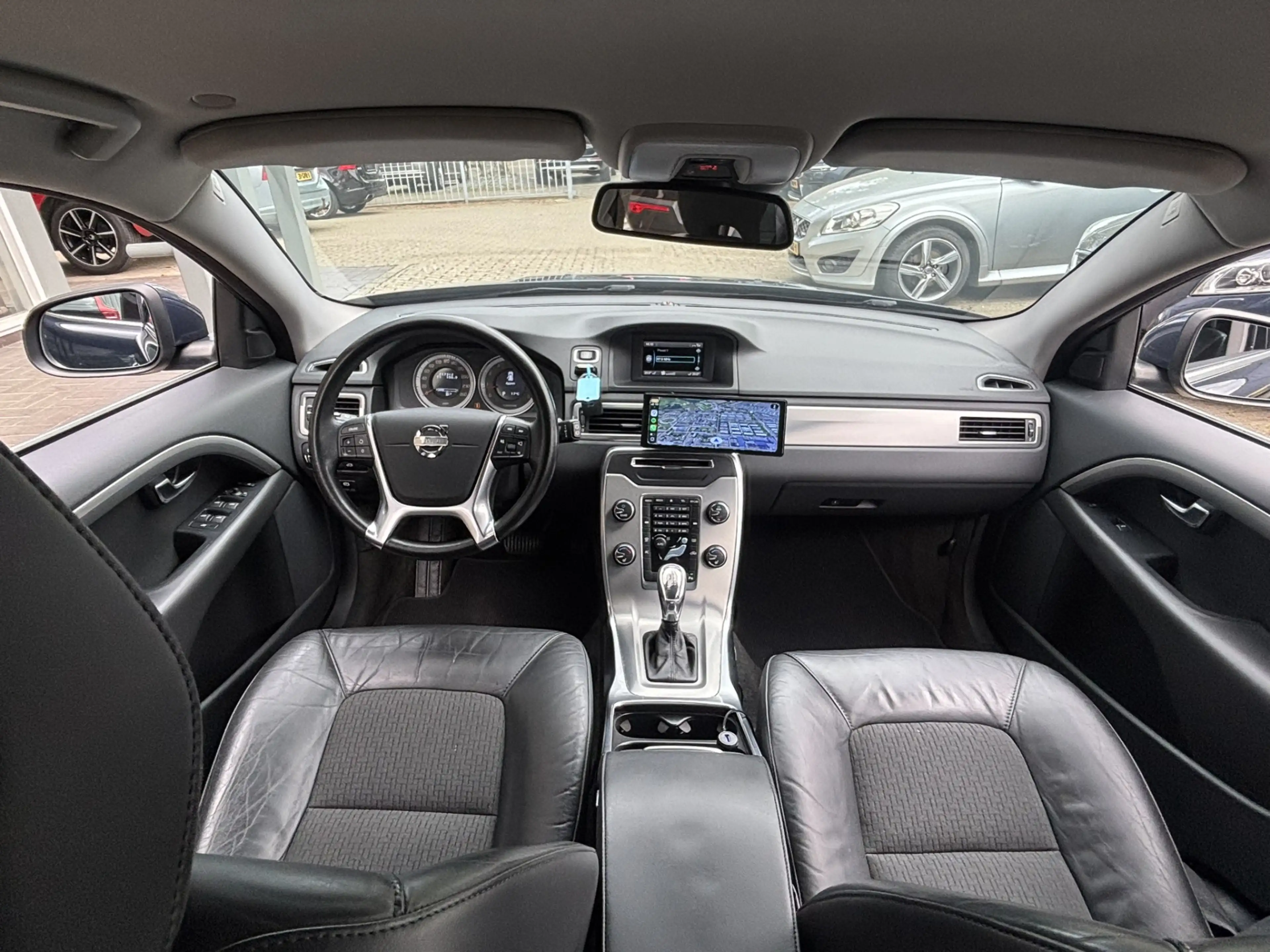 Volvo V70 2.0 T5 213pk 5 Cilinder! Aut Xenon Carplay — photo 2