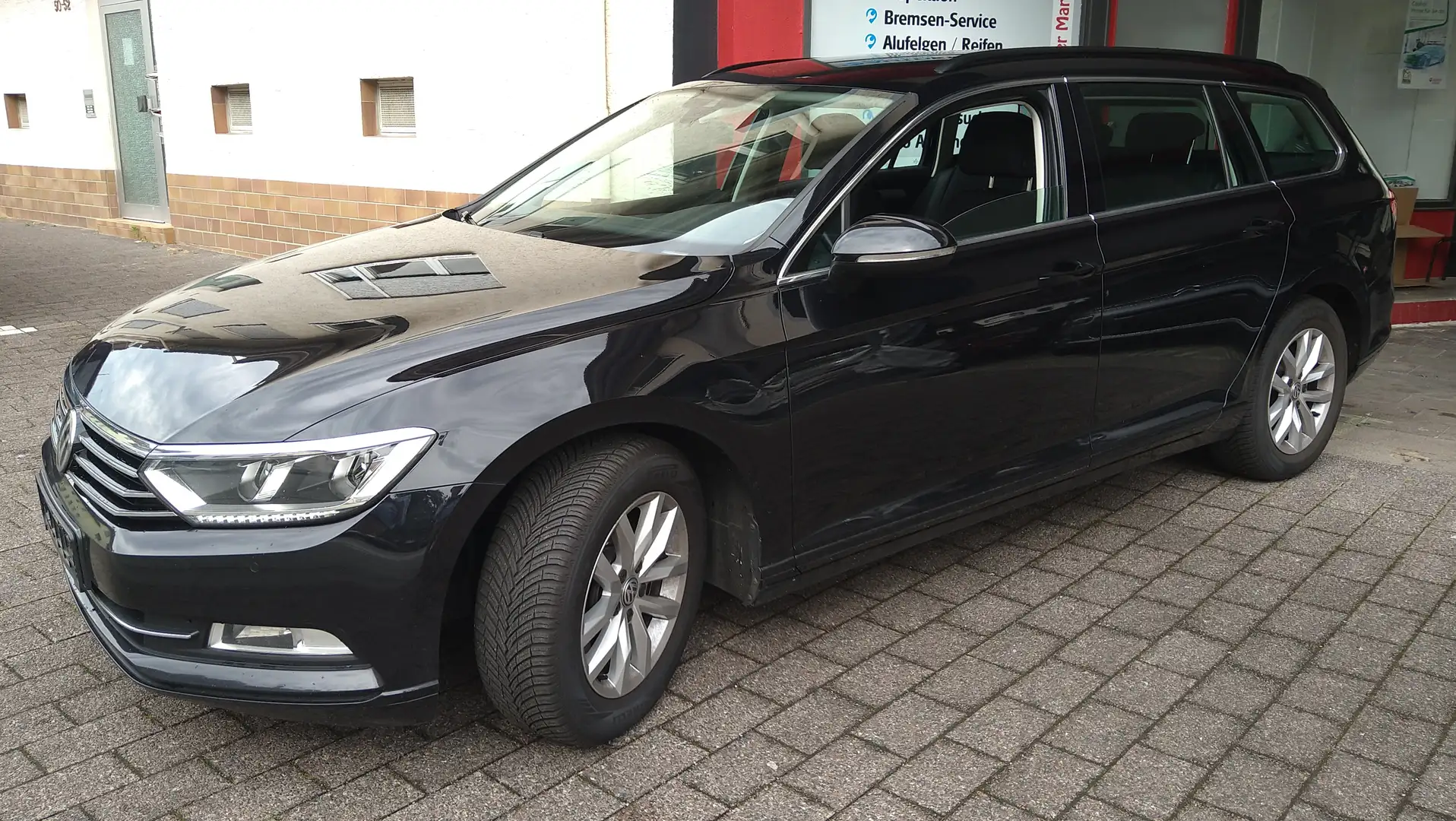 Volkswagen Passat 1,6 TDI SCR DSG Comfortline Noir - 1