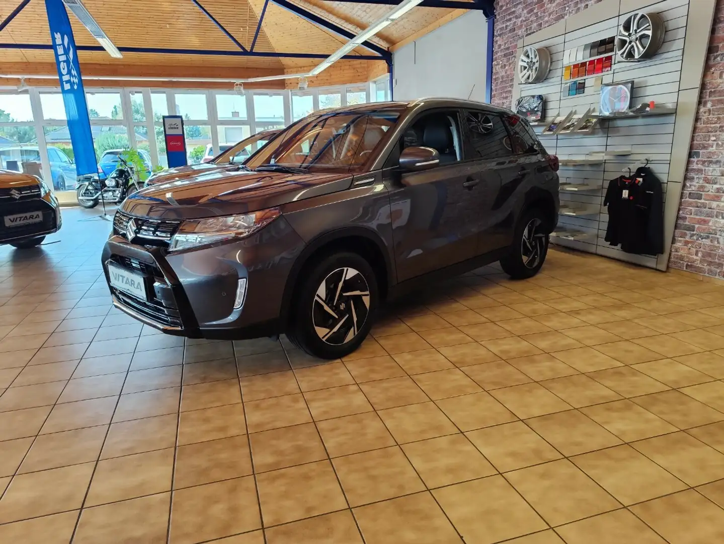 Suzuki Vitara 1.4 Mild-Hybrid Comfort+ 4x2 Grau - 2