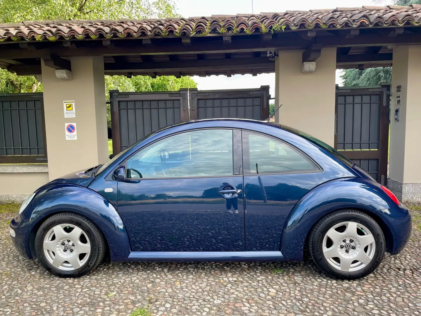 Volkswagen New Beetle 1.6 Bleu - 2