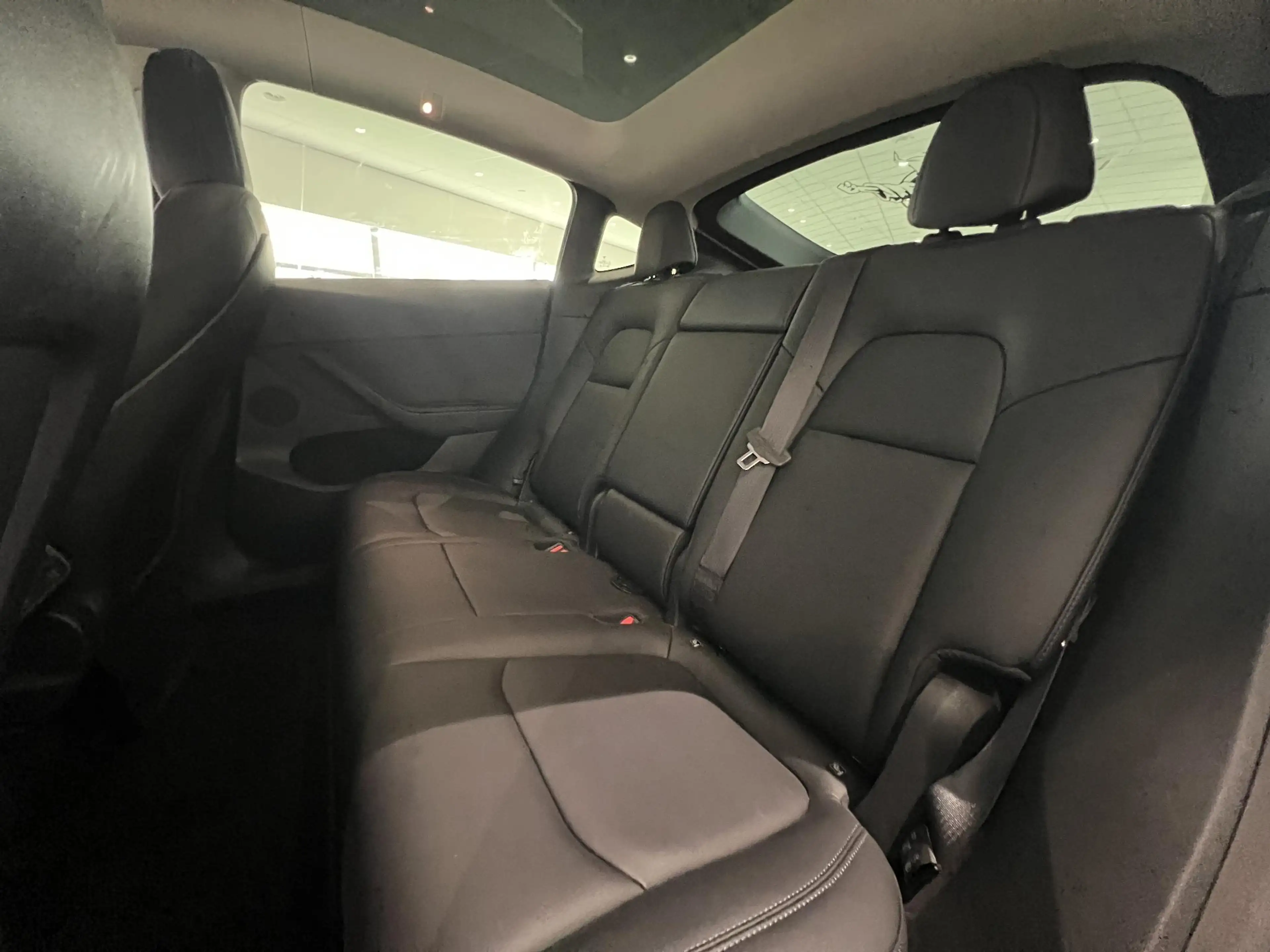 Tesla Model Y Long Range AWD 75 kWh — photo 9