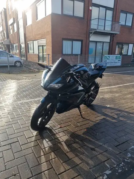 Yamaha YZF-R125 - foto 5