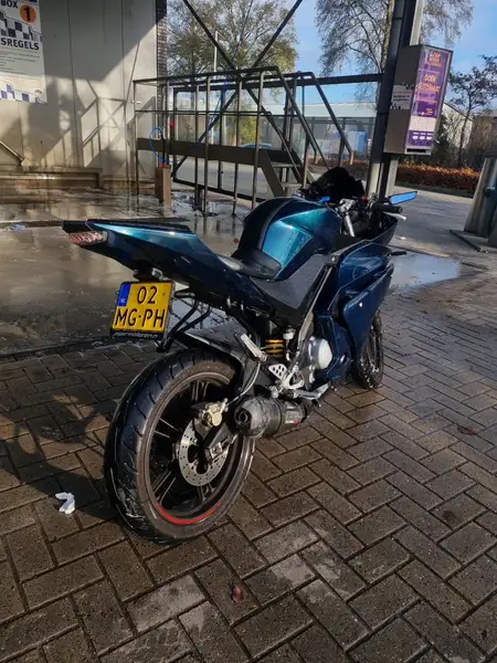 Yamaha YZF-R125 - foto 2