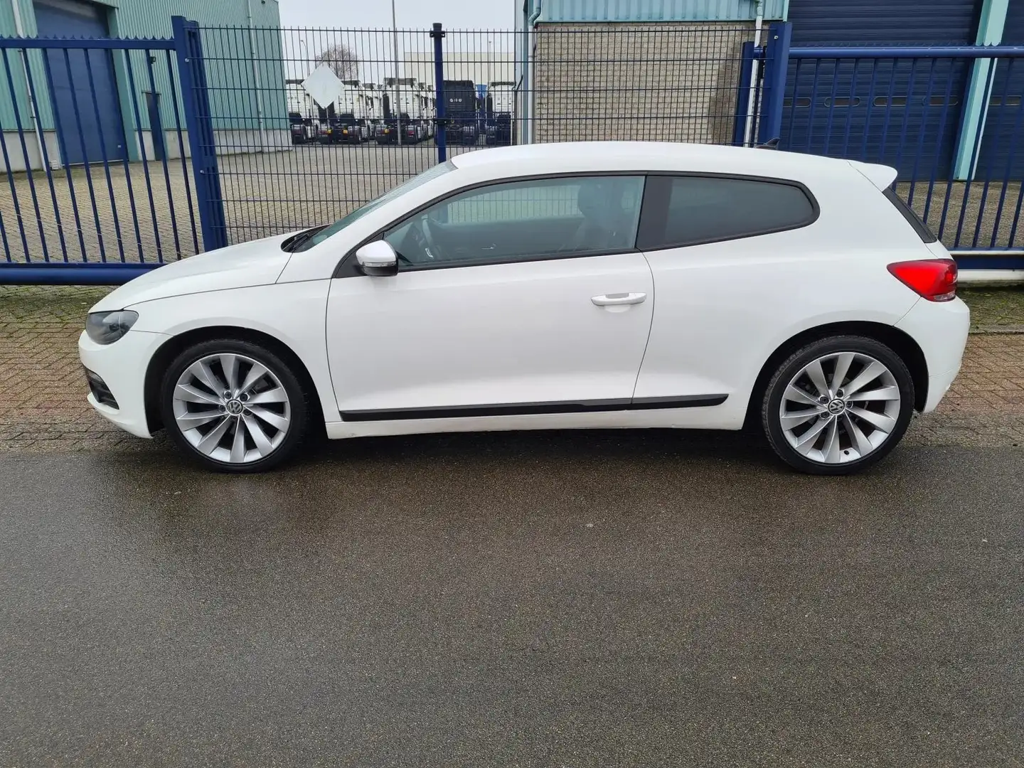 Volkswagen Scirocco 2.0 TSI Highline Plus DSG Aut. *CLIMA*NAVI*LEER*18 Wit - 2