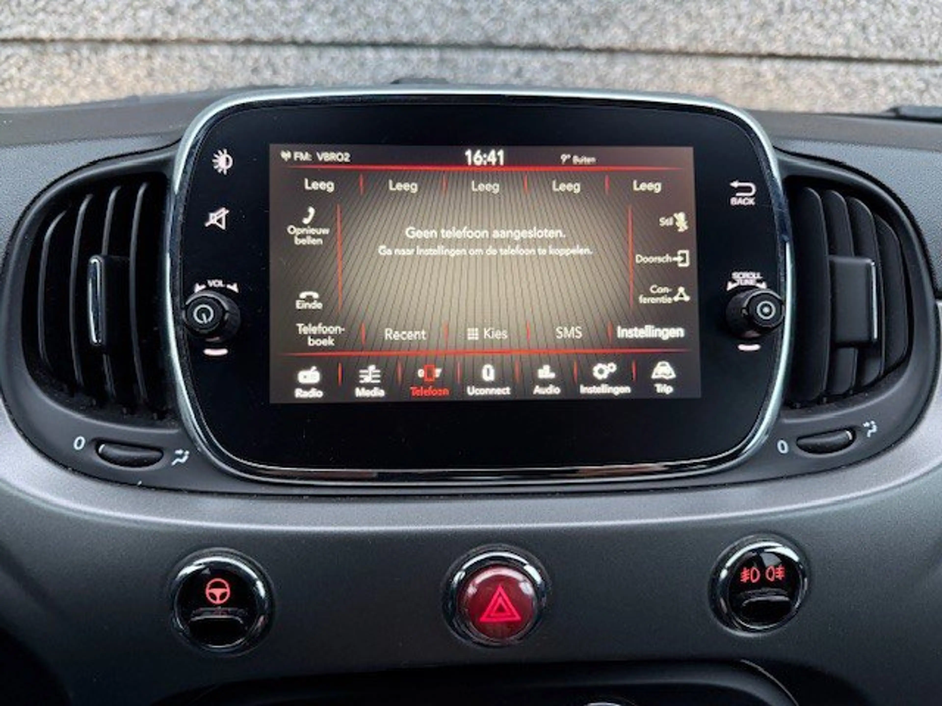 Fiat 500 *AC*CAR PLAY*HALF LEDER* 1.2 Benzine — photo 12