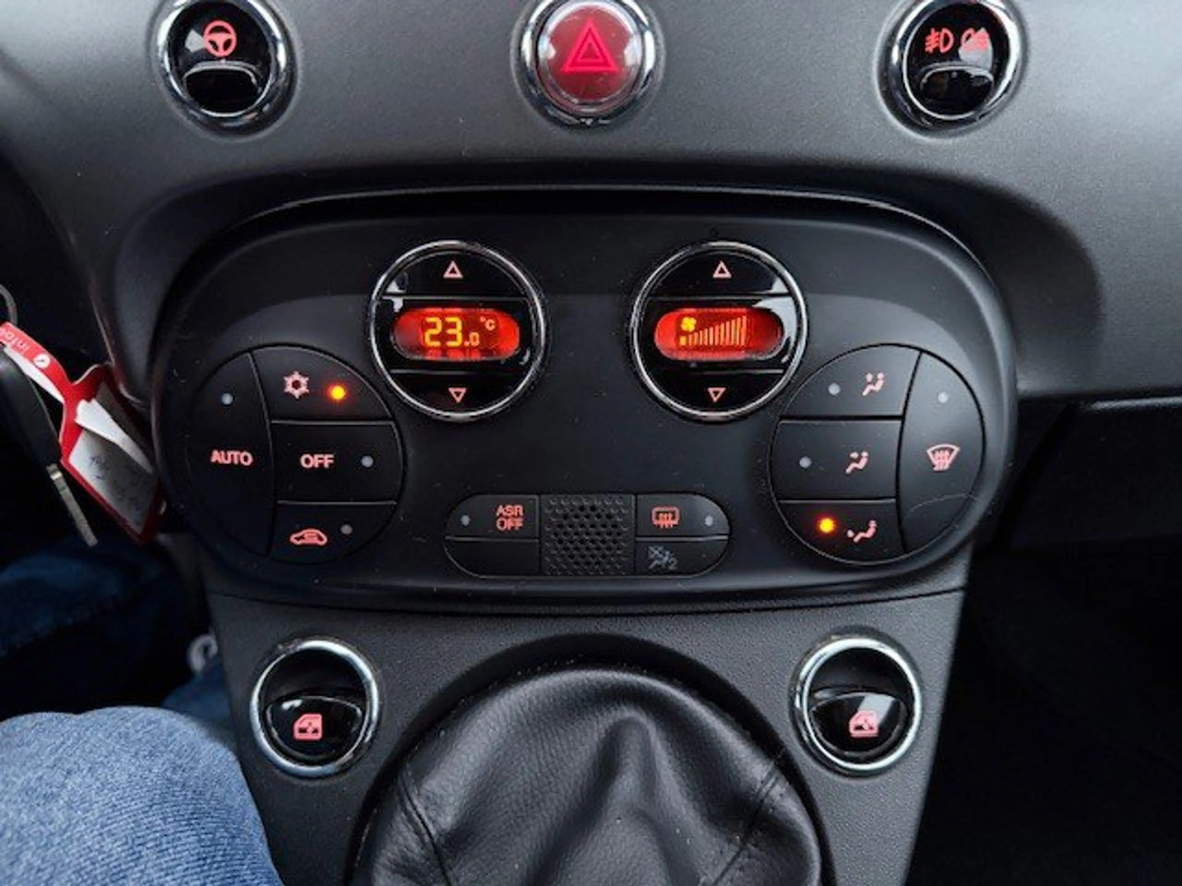 Fiat 500 *AC*CAR PLAY*HALF LEDER* 1.2 Benzine — photo 13