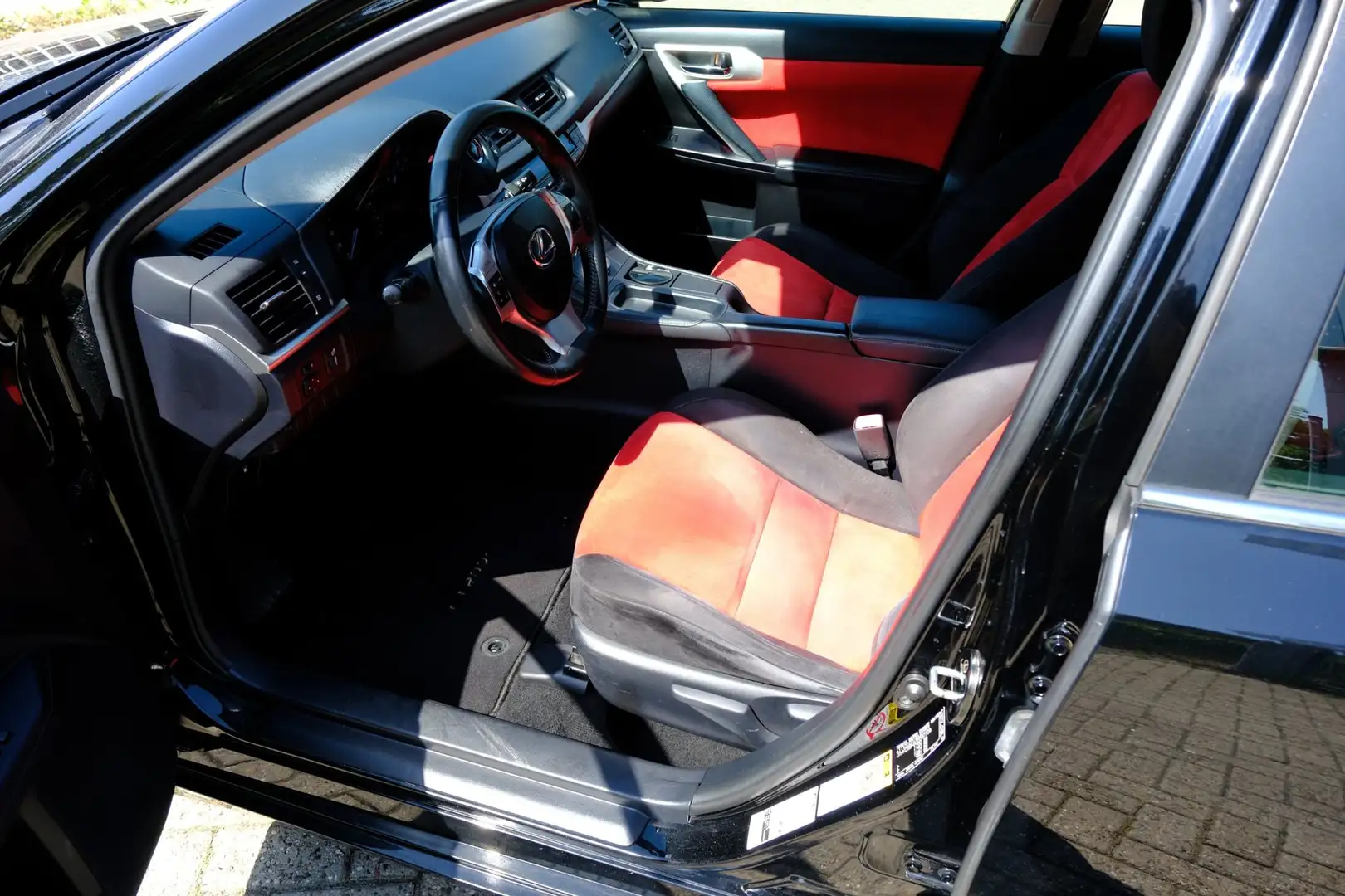 Lexus CT 200h Hybrid Aut. Clima|Alcantara|Cruise Schwarz - 2