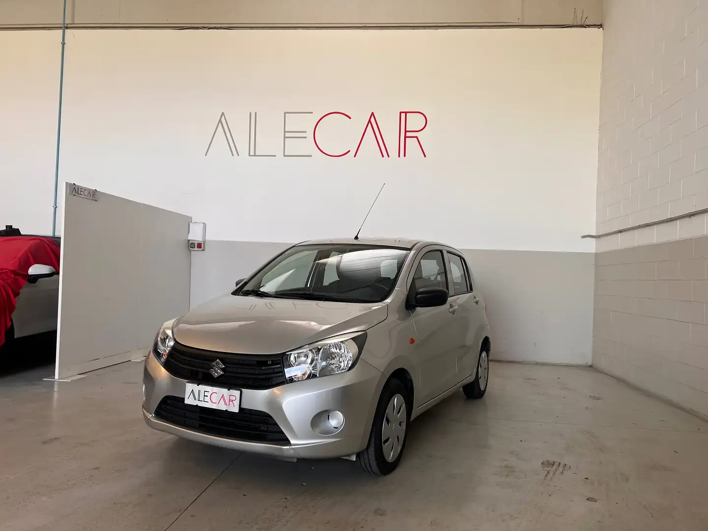 Suzuki Celerio Celerio 1.0 L srebrna - 1