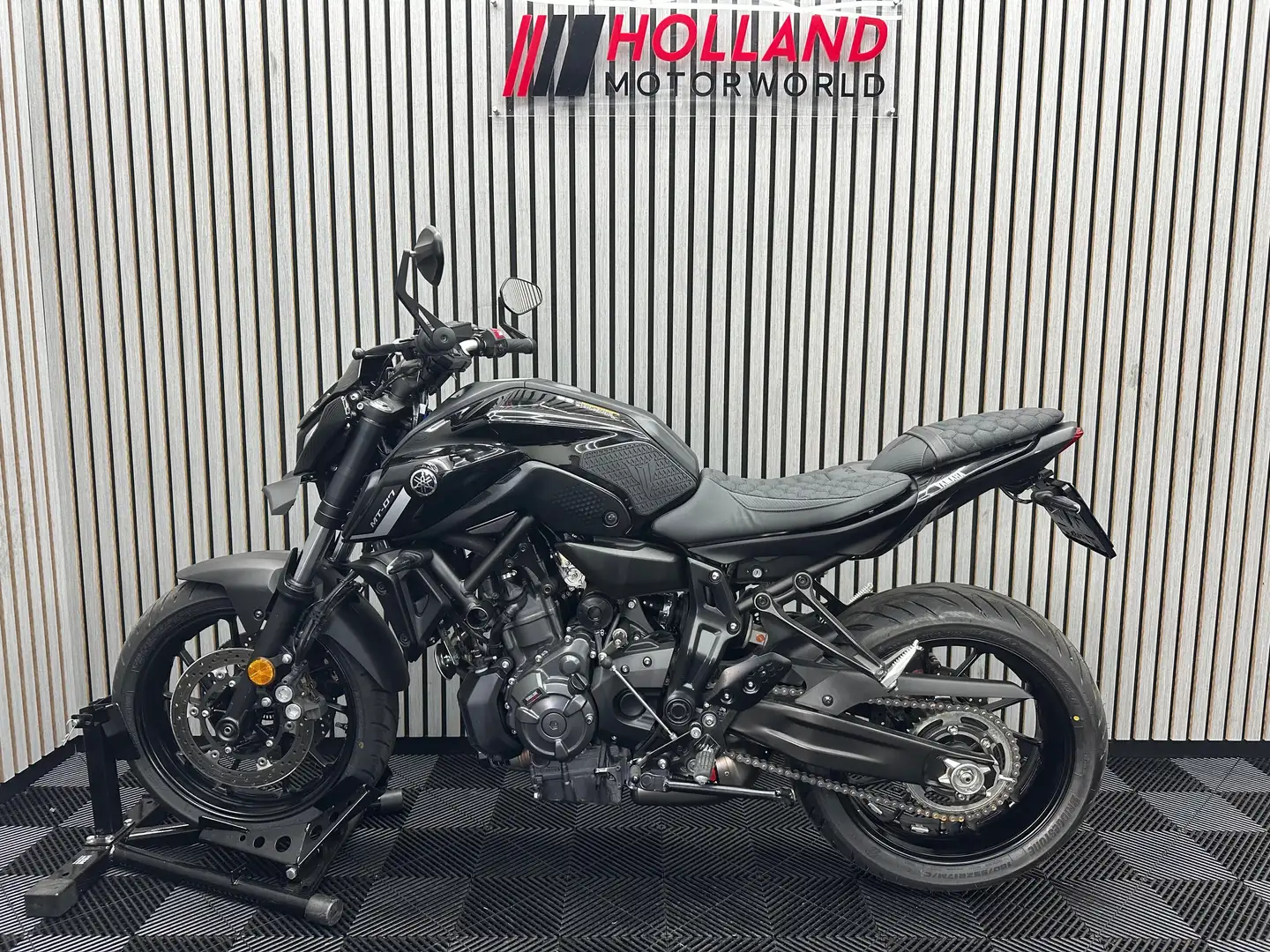 Yamaha MT-07 Pure black - 2