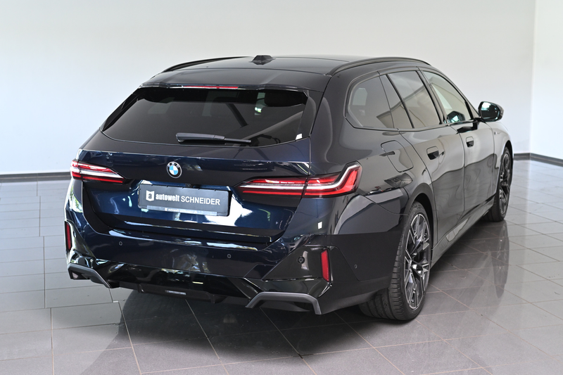 BMW 520 d Touring xDrive M Sport M-Bremse AHK Pano — photo 2