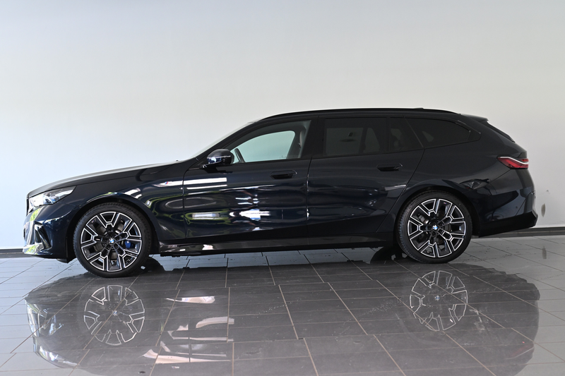 BMW 520 d Touring xDrive M Sport M-Bremse AHK Pano — photo 3