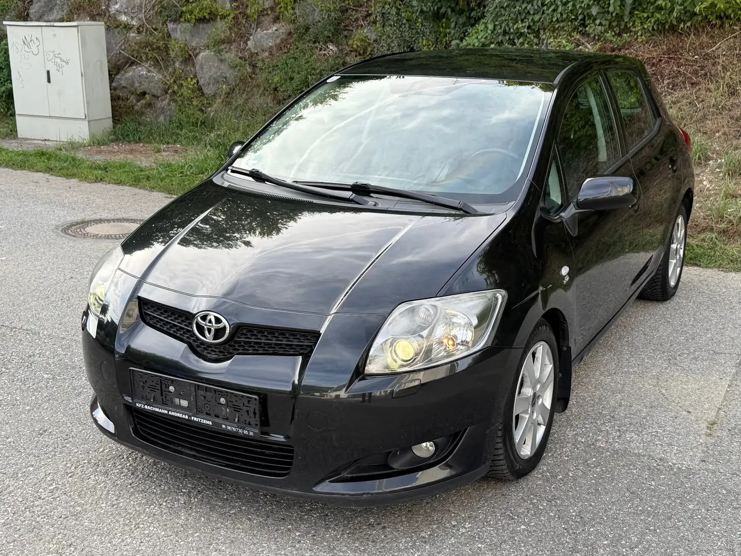 Toyota Auris D-CAT Schwarz - 2
