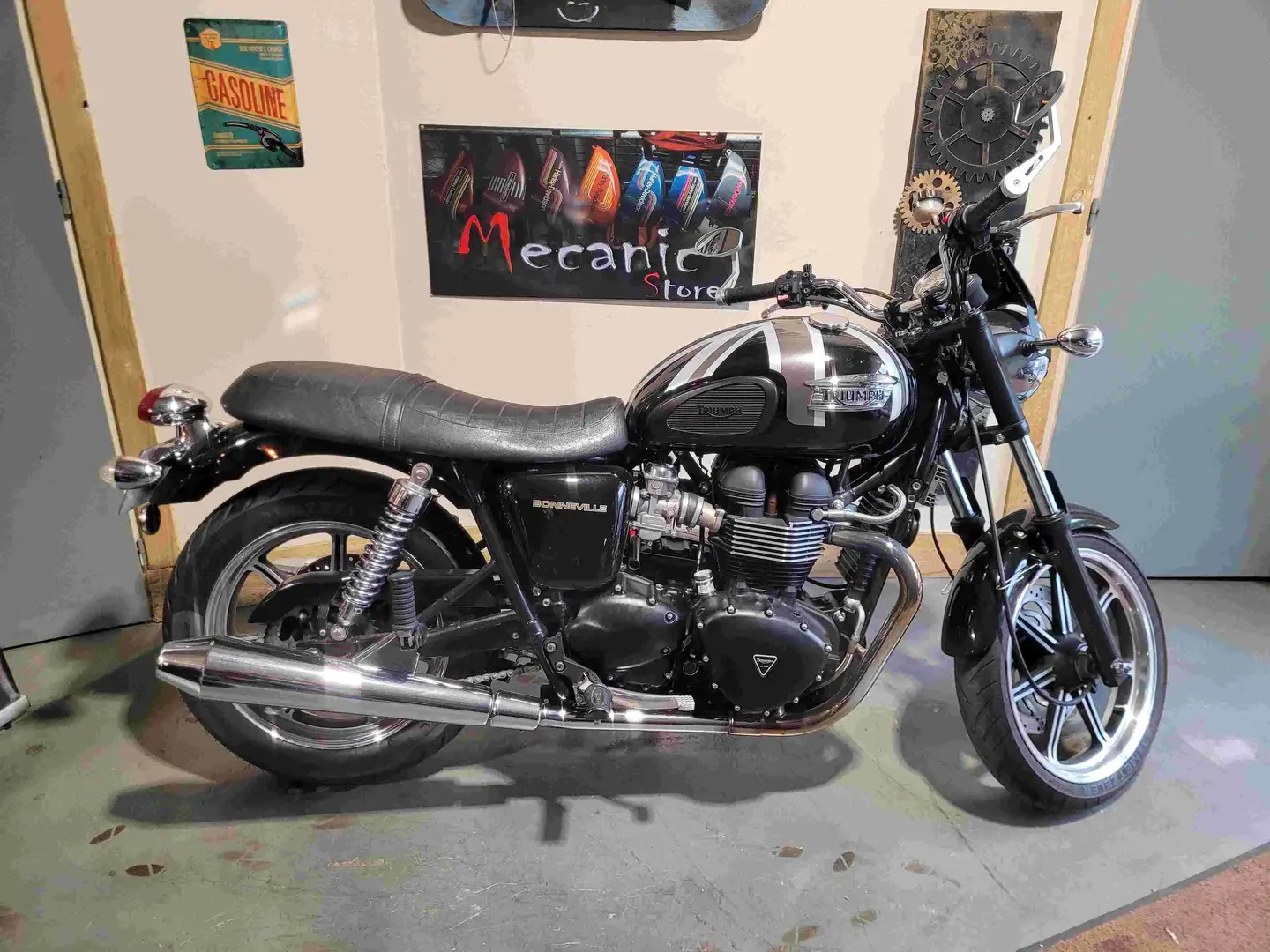 Triumph Bonneville SE T100 865 / 2010 / 16445 Kms Zwart - 1