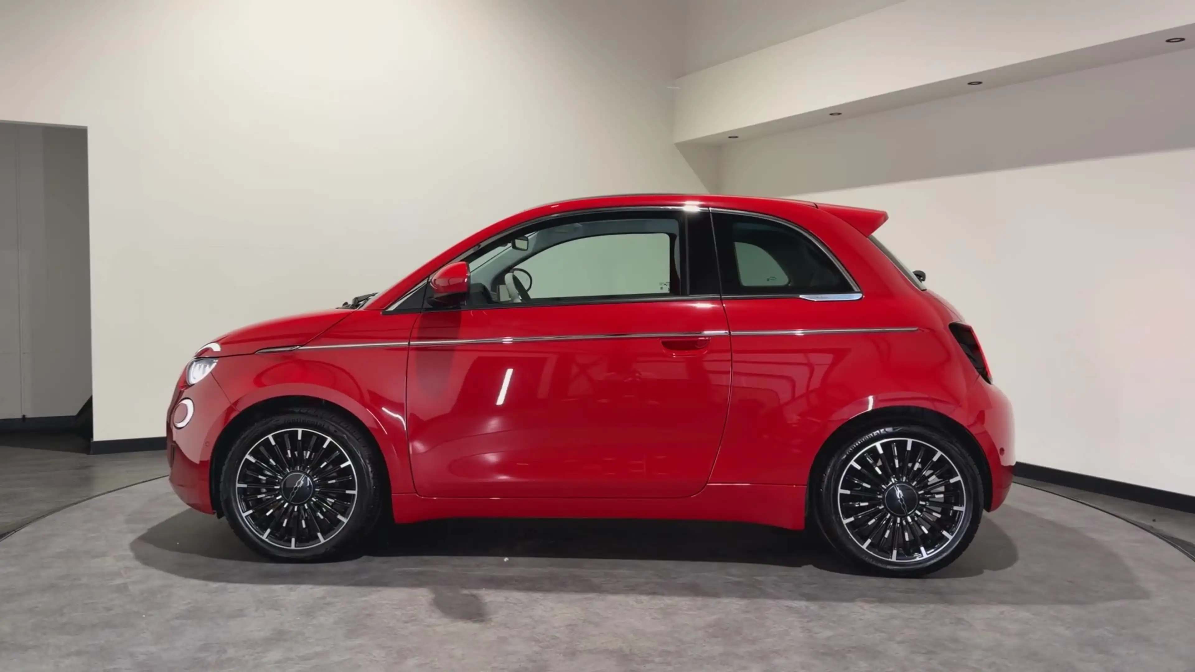Fiat 500 La Prima 42 kWh | Luxe Leder | ACC | Keyless | Pan — photo 6