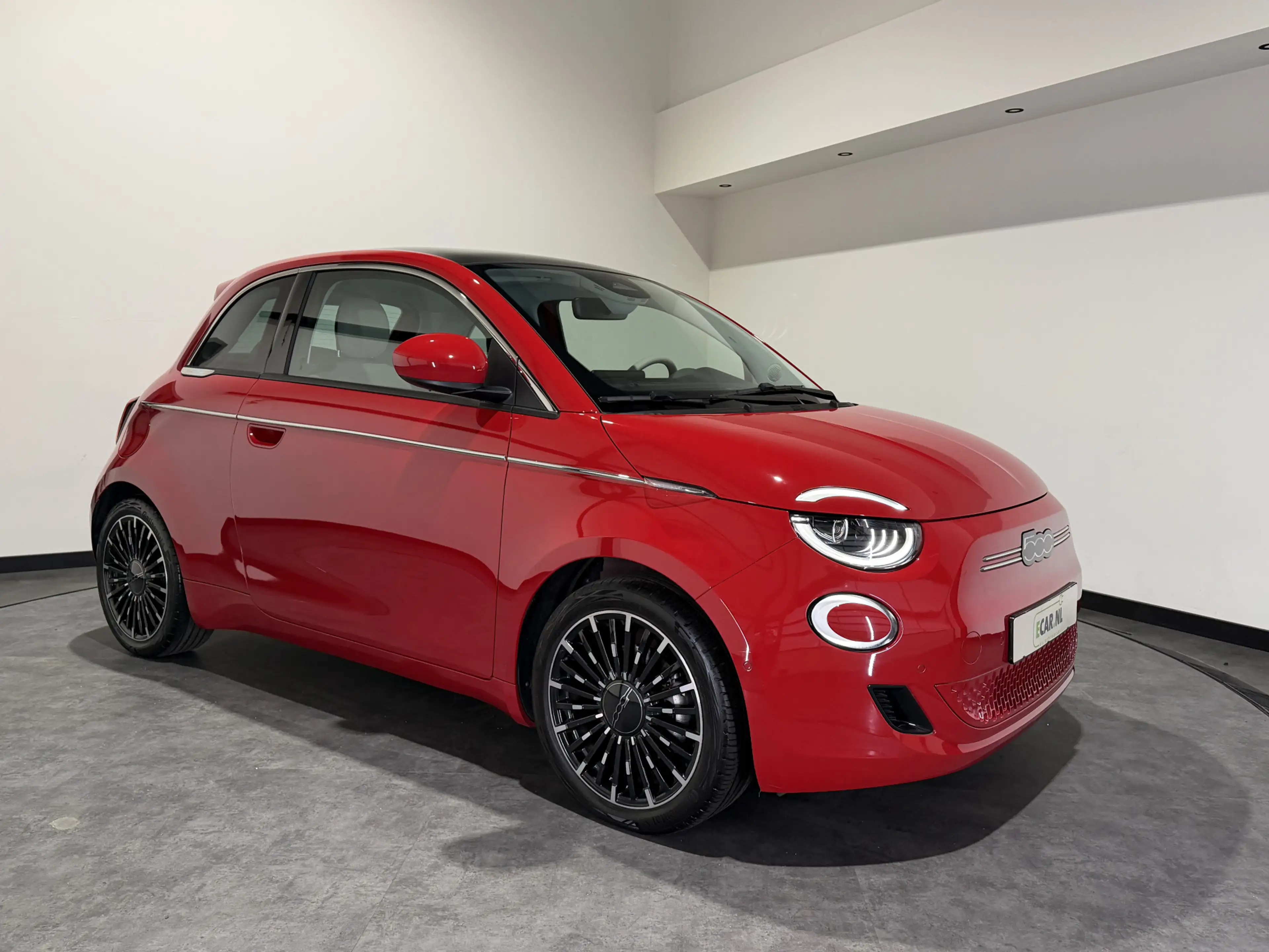 Fiat 500 La Prima 42 kWh | Luxe Leder | ACC | Keyless | Pan