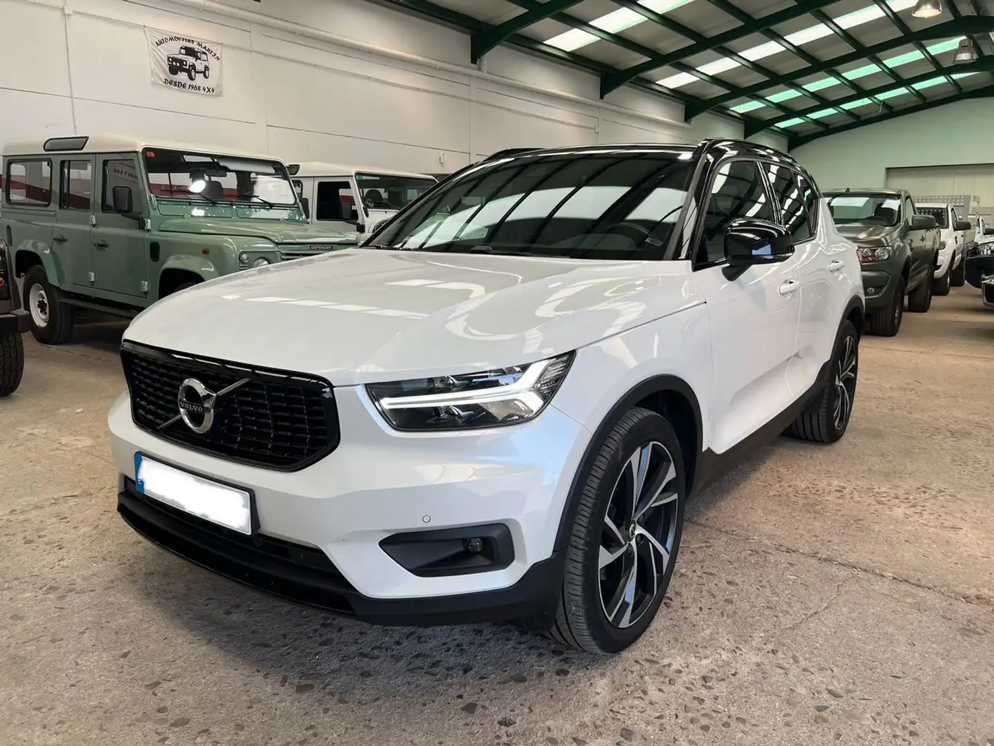Volvo XC40 D4 R-Design AWD Aut. Blanco - 2