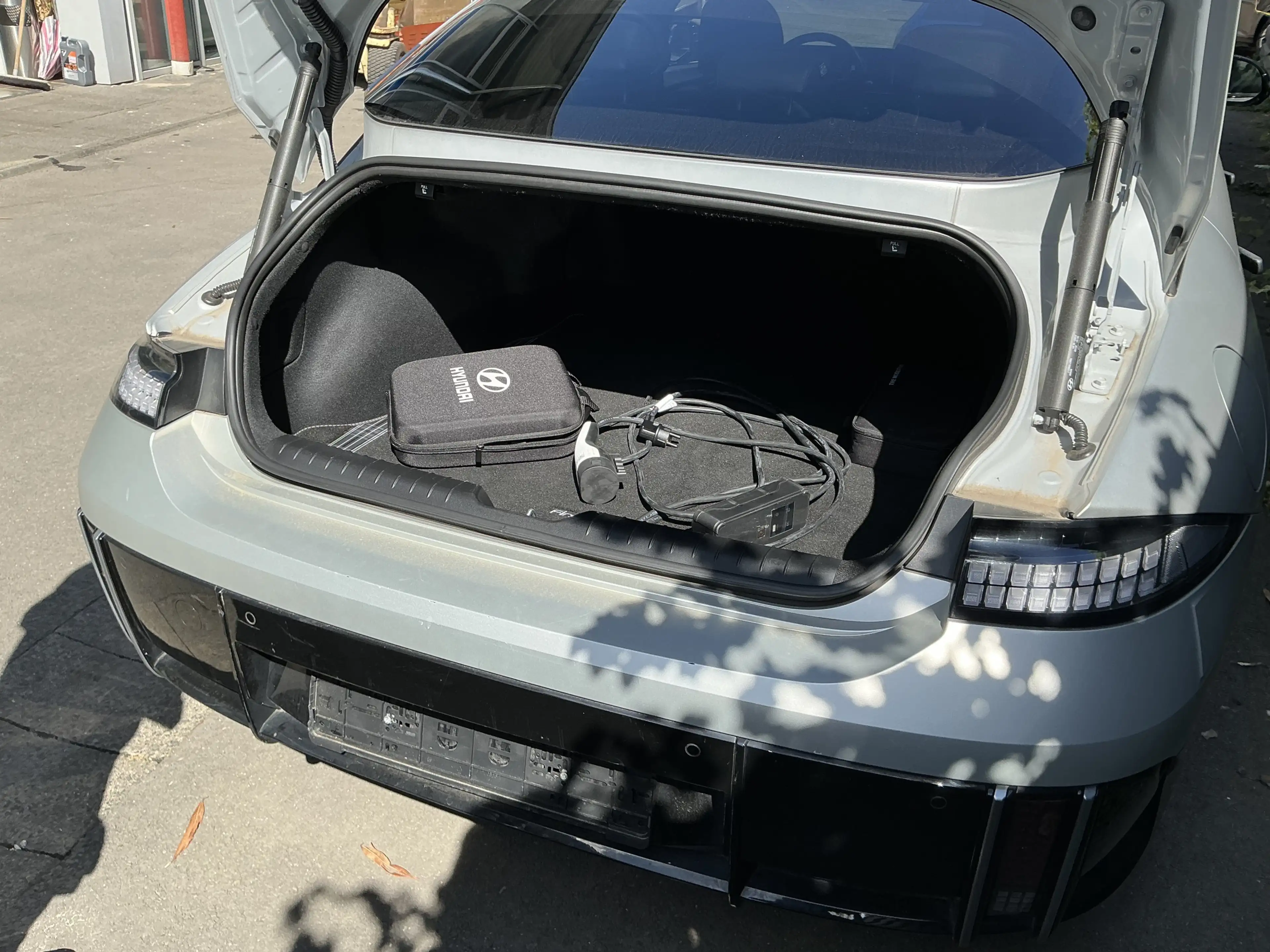 Hyundai IONIQ 6 First Edition Leder Pano BOSE ACC 4WD — photo 3
