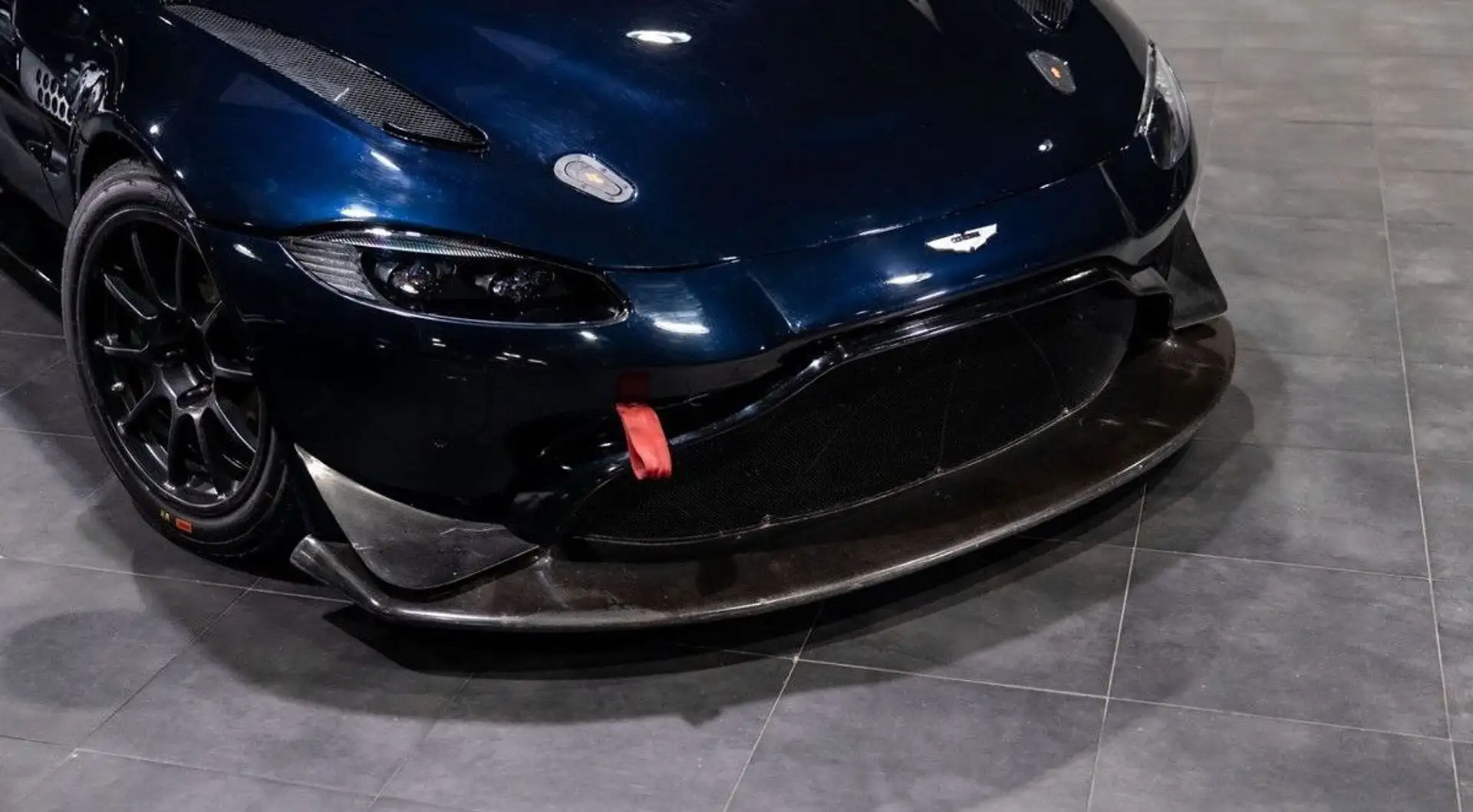 Aston Martin V8 GT4 AMR 510 Peinture bleu TVA Palmarès 2023 Boite neuve Azul - 2