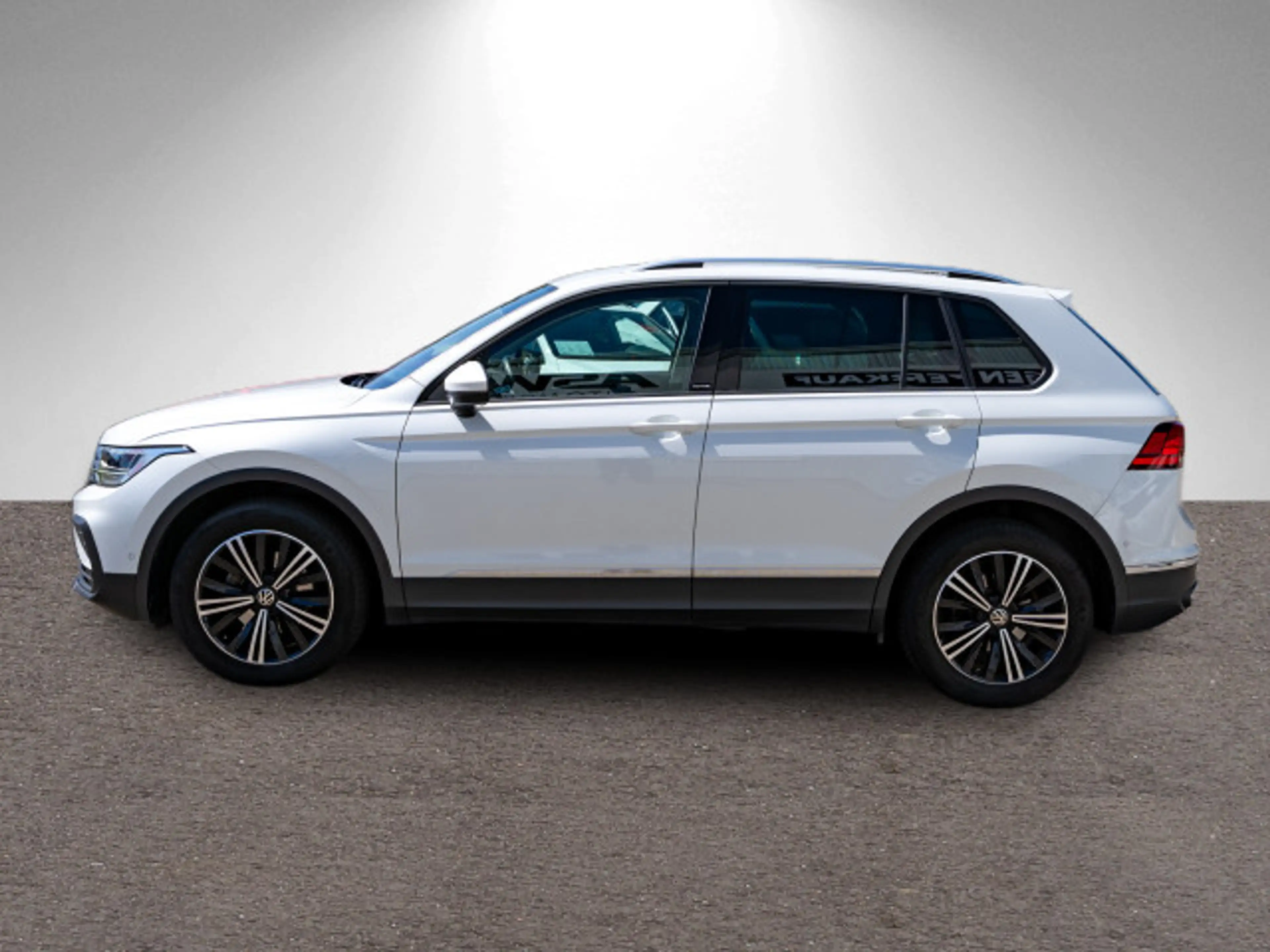Volkswagen Tiguan Active 1.5 TSI DSG LED Navi RFK SHZ ACC — photo 4