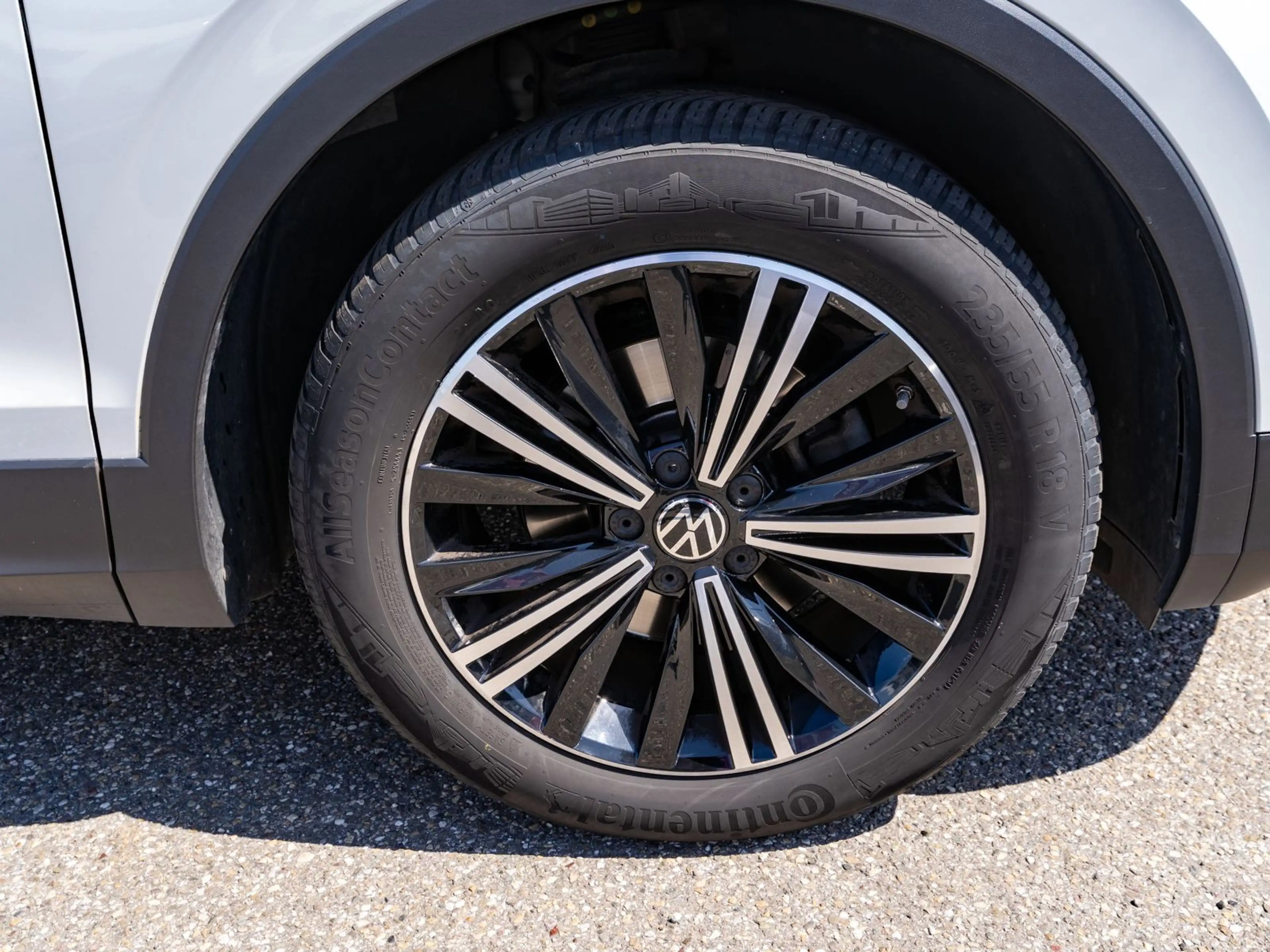 Volkswagen Tiguan Active 1.5 TSI DSG LED Navi RFK SHZ ACC — photo 10