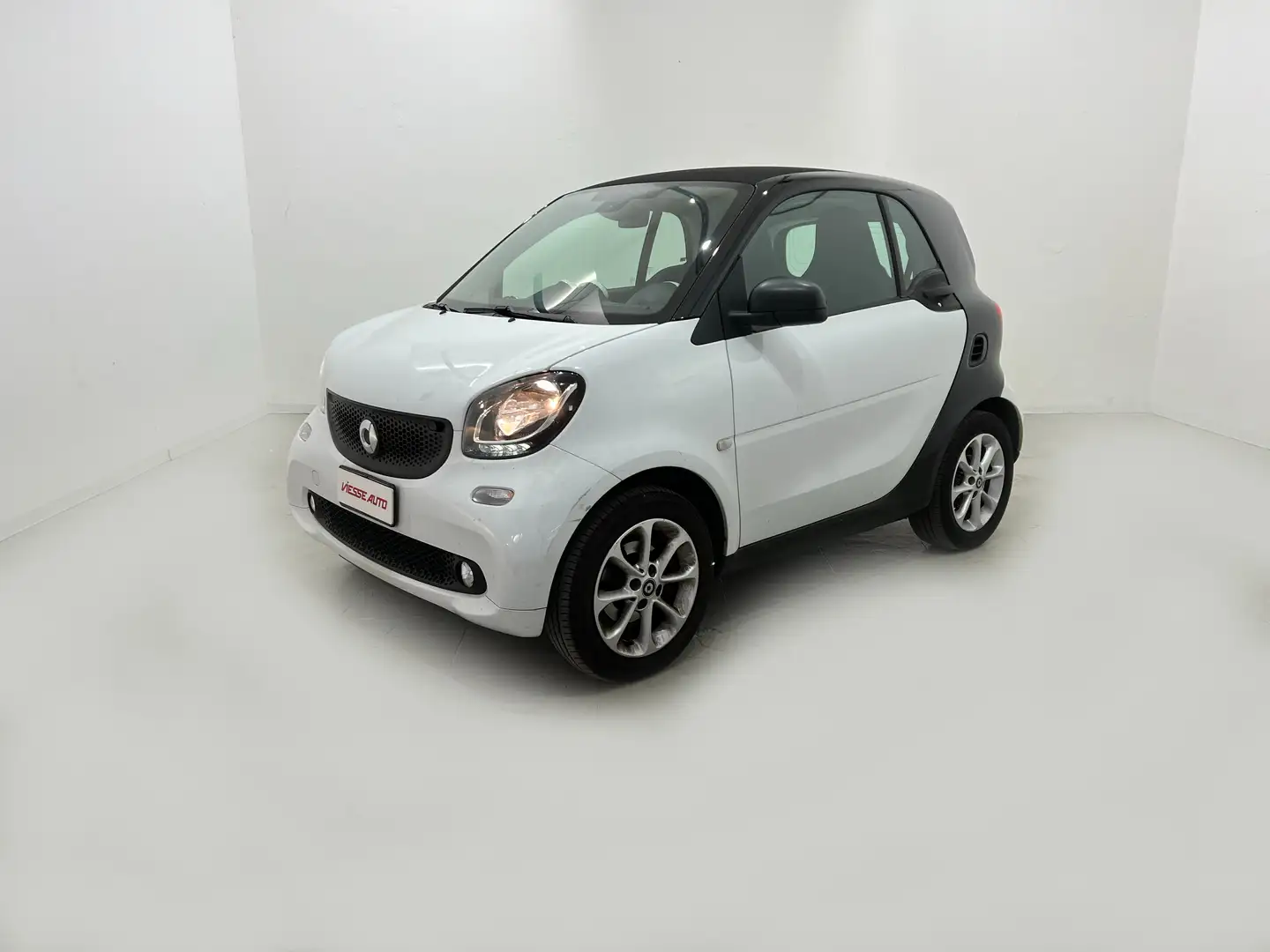 smart forTwo Fortwo 1.0 Youngster 71cv twinamic Alb - 1