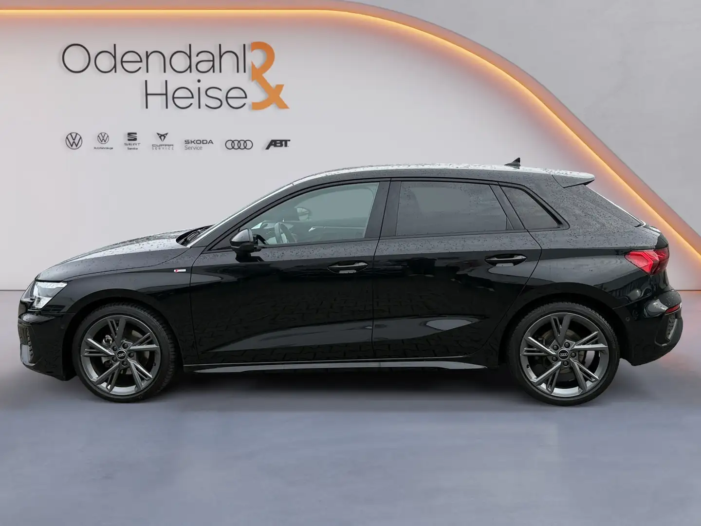 Audi A3 Sportback 35 TDI 110kW S Tronic S Line Navi Schwarz - 2