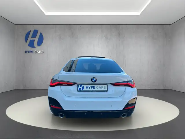 BMW 4 Series view 8