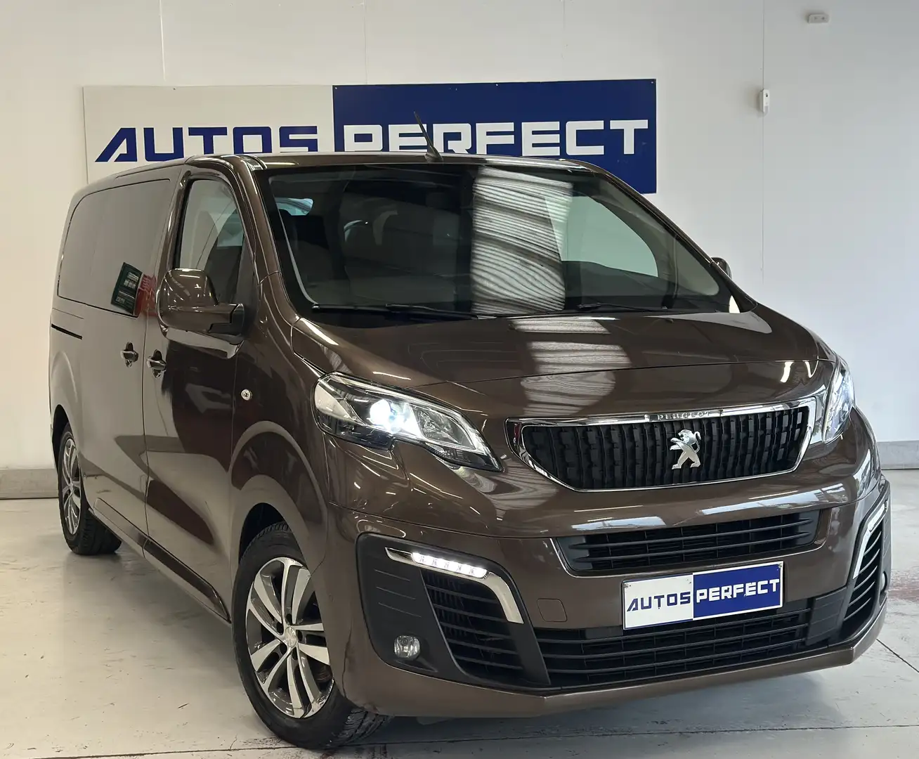 Peugeot Expert 2.0 BlueHDi L1 5PLACES ATTACHE-REM PDC CAMERA CLIM Hnědá - 2