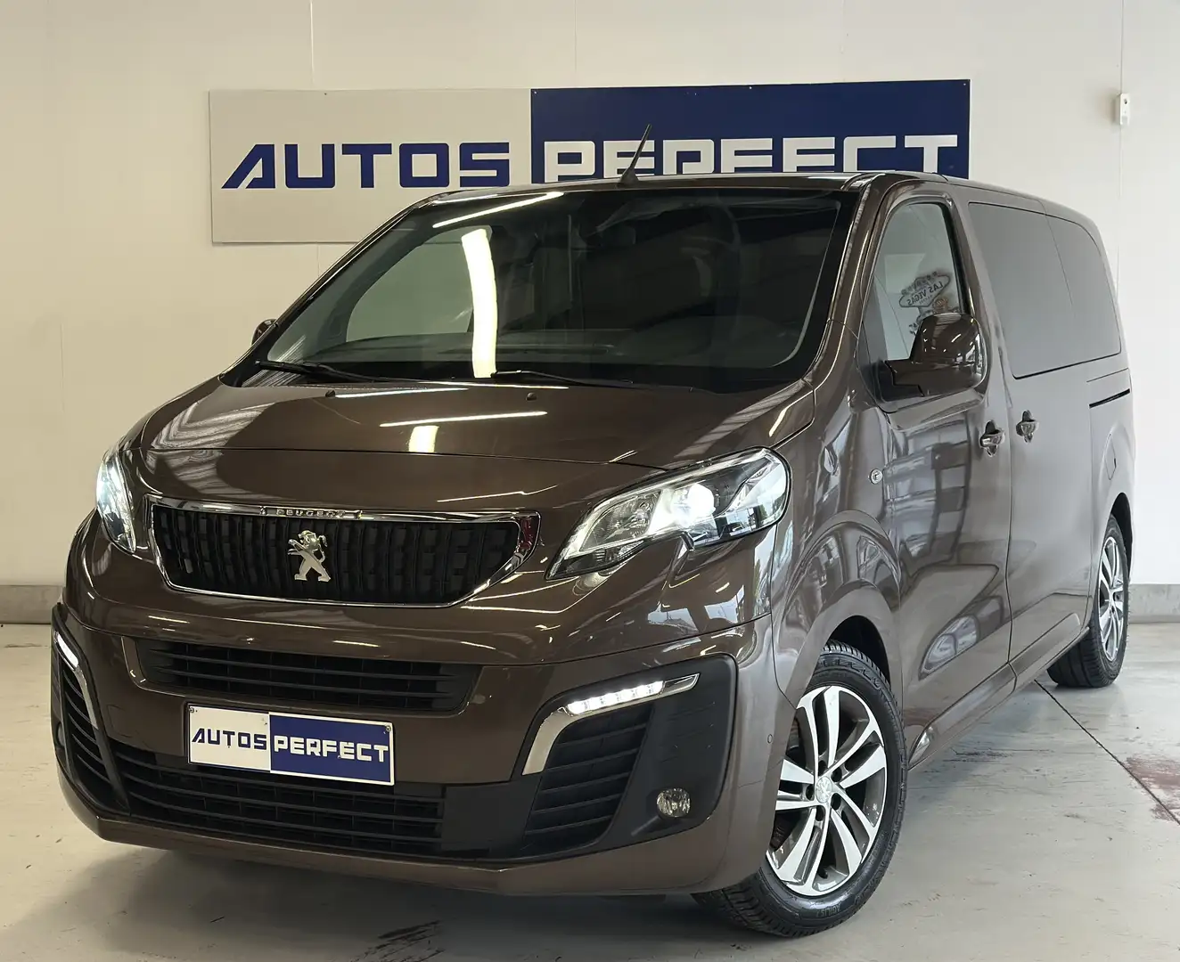 Peugeot Expert 2.0 BlueHDi L1 5PLACES ATTACHE-REM PDC CAMERA CLIM Hnědá - 1