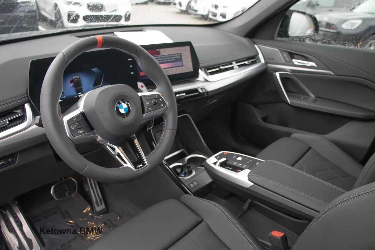 BMW X1 снимка BMW X1