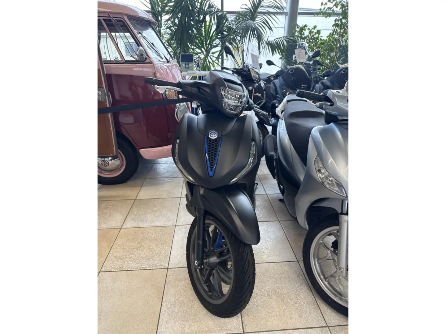 Piaggio Beverly 400 S - 1