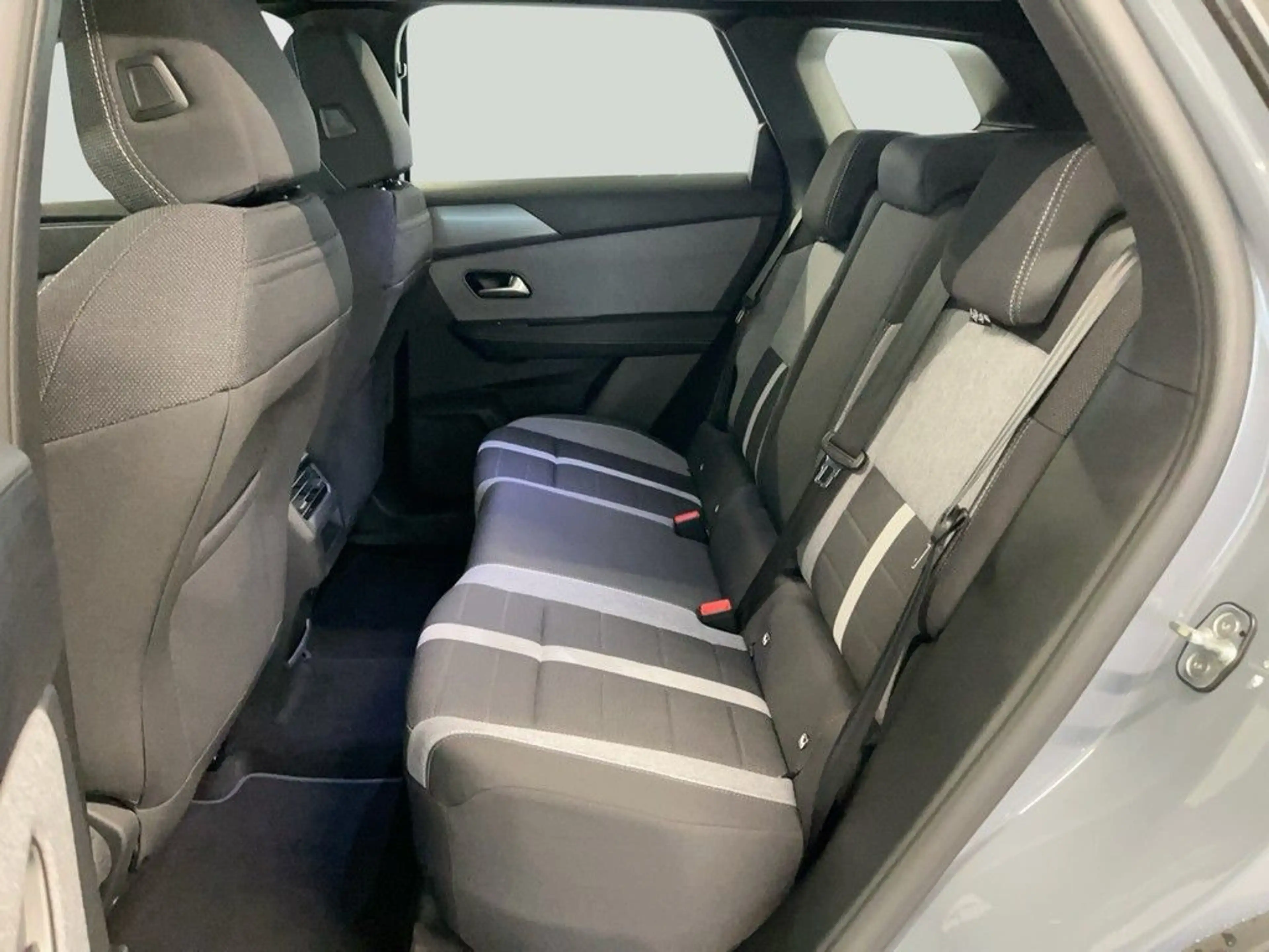 Opel Grandland (X) 1.2 Mild- Hybrid Edition Navi LED — photo 11