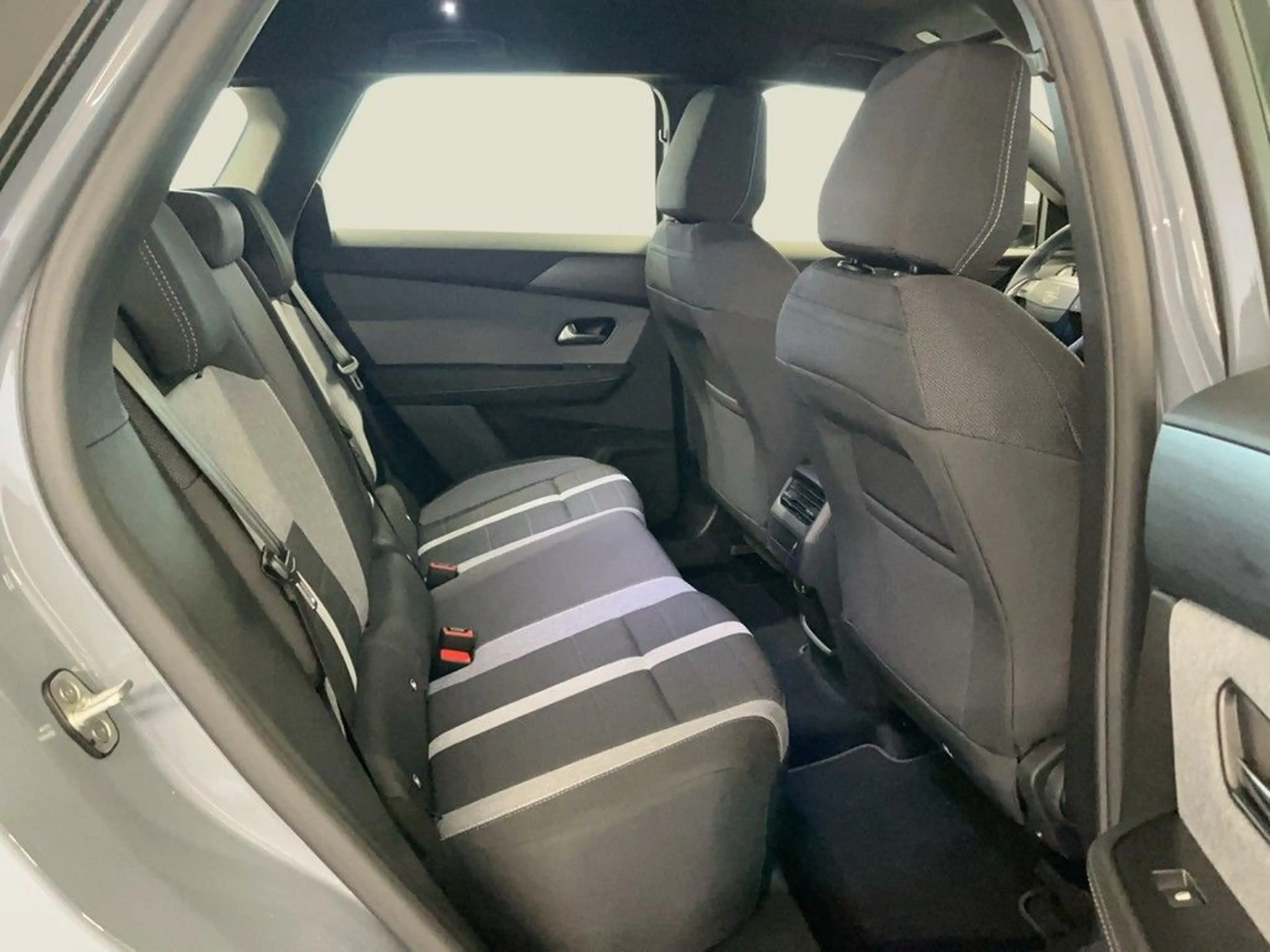 Opel Grandland (X) 1.2 Mild- Hybrid Edition Navi LED — photo 13
