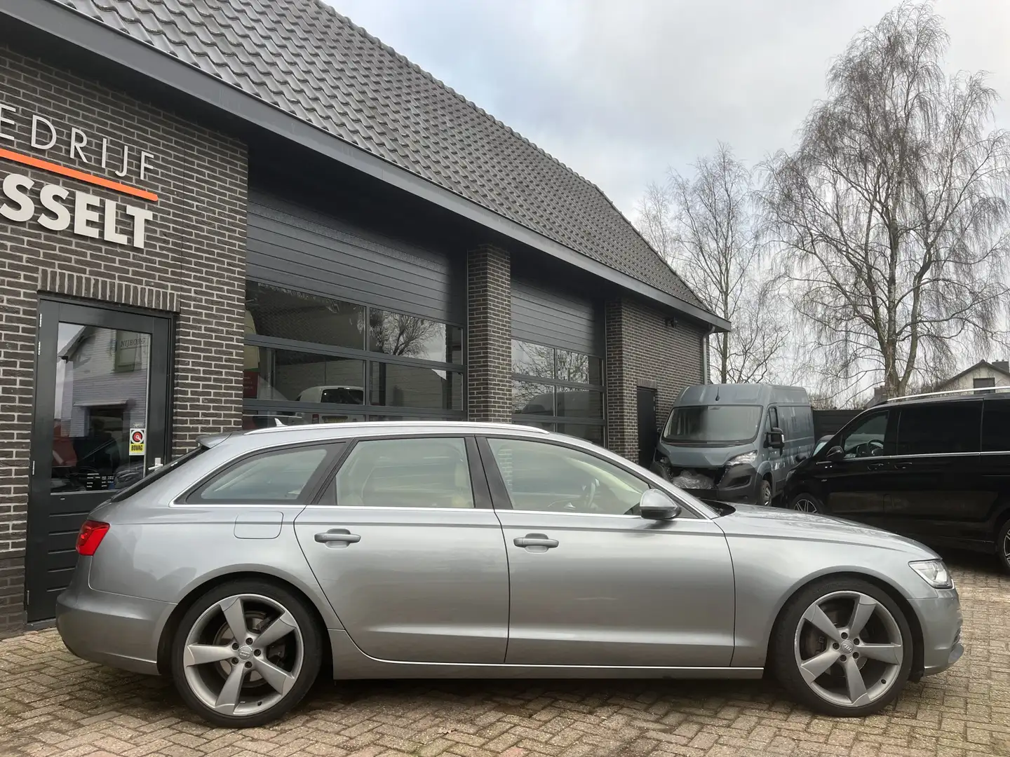 Audi A6 Avant 2.0 TDI Pro Line Plus Leer , Navi , Xenon Grau - 2