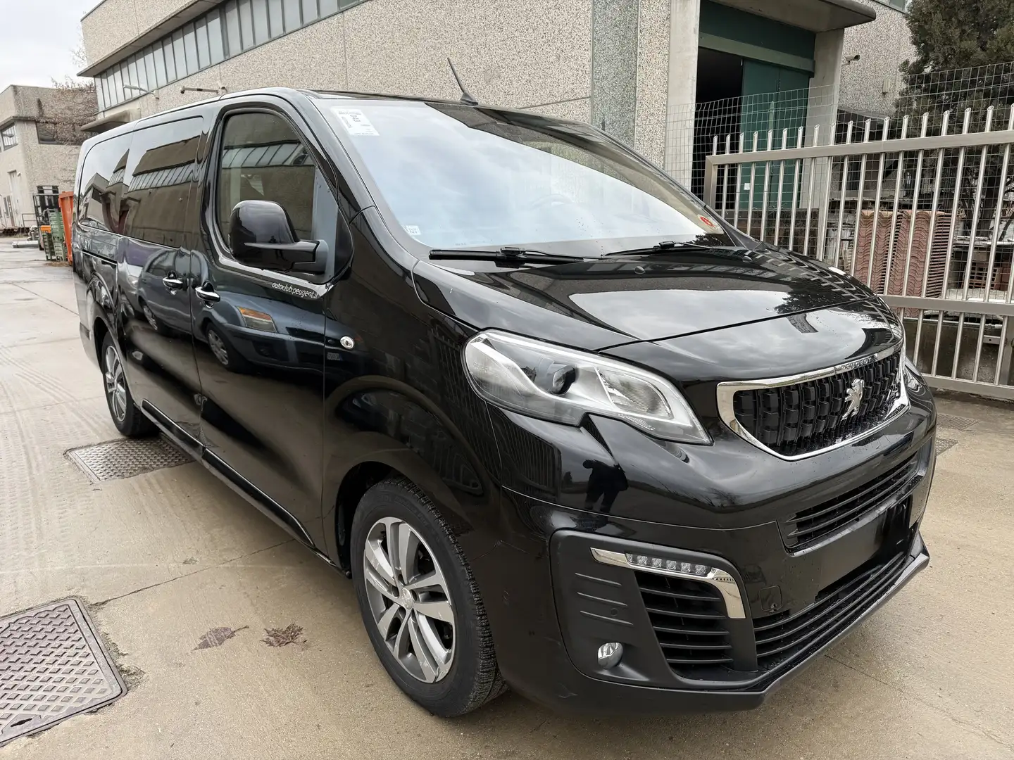 Peugeot Traveller Traveller BlueHDi 180 SeS EAT8 Long Allure - 2
