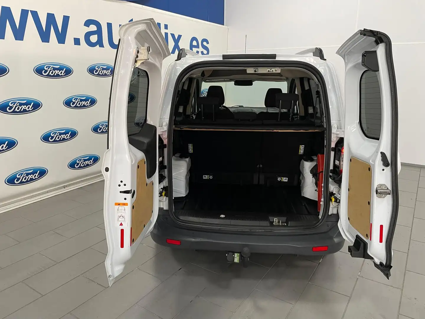 Ford Tourneo Courier 1.5TDCi Trend 100 Blanco - 2