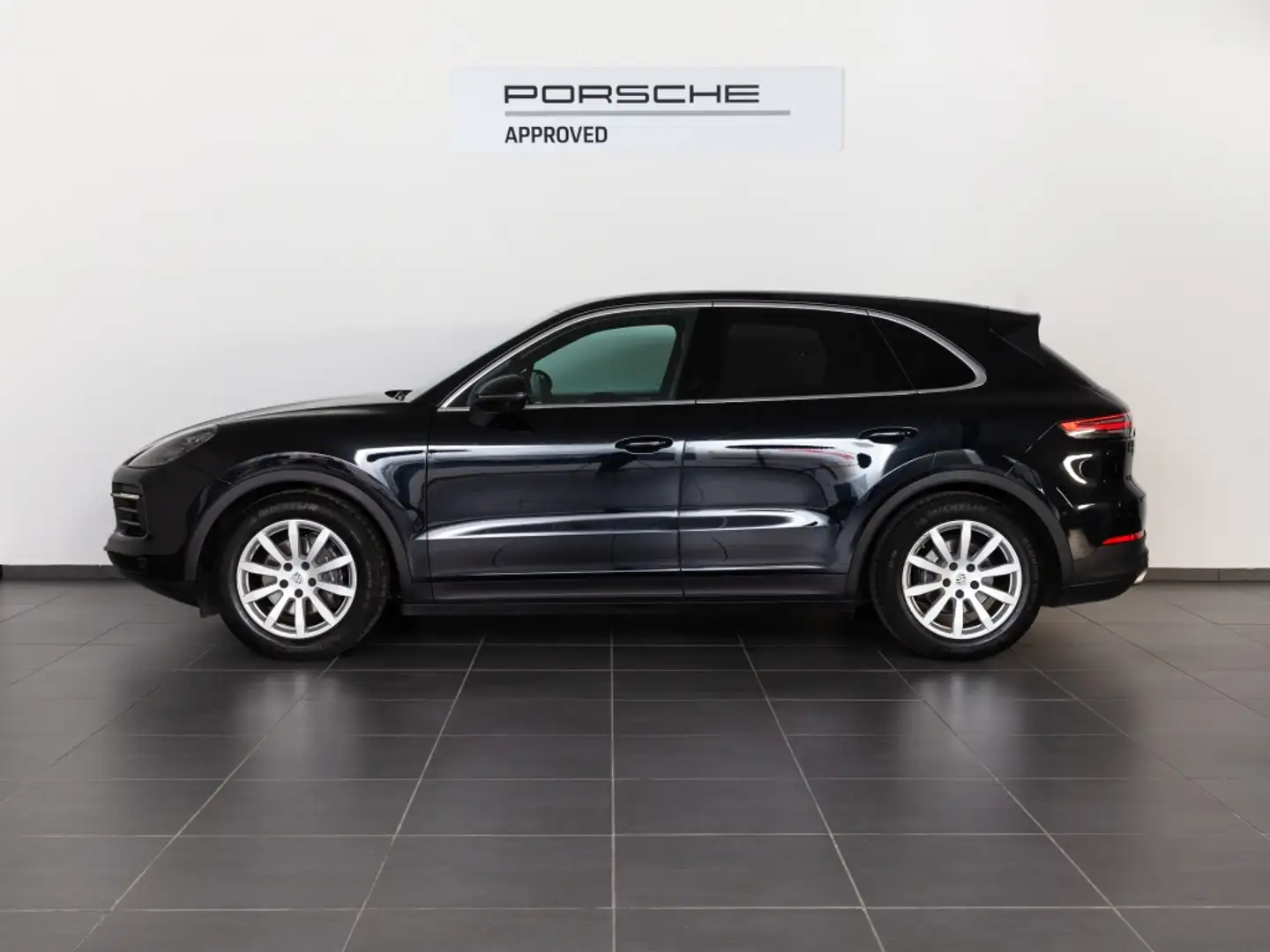 Porsche Cayenne Aut. Negro - 2