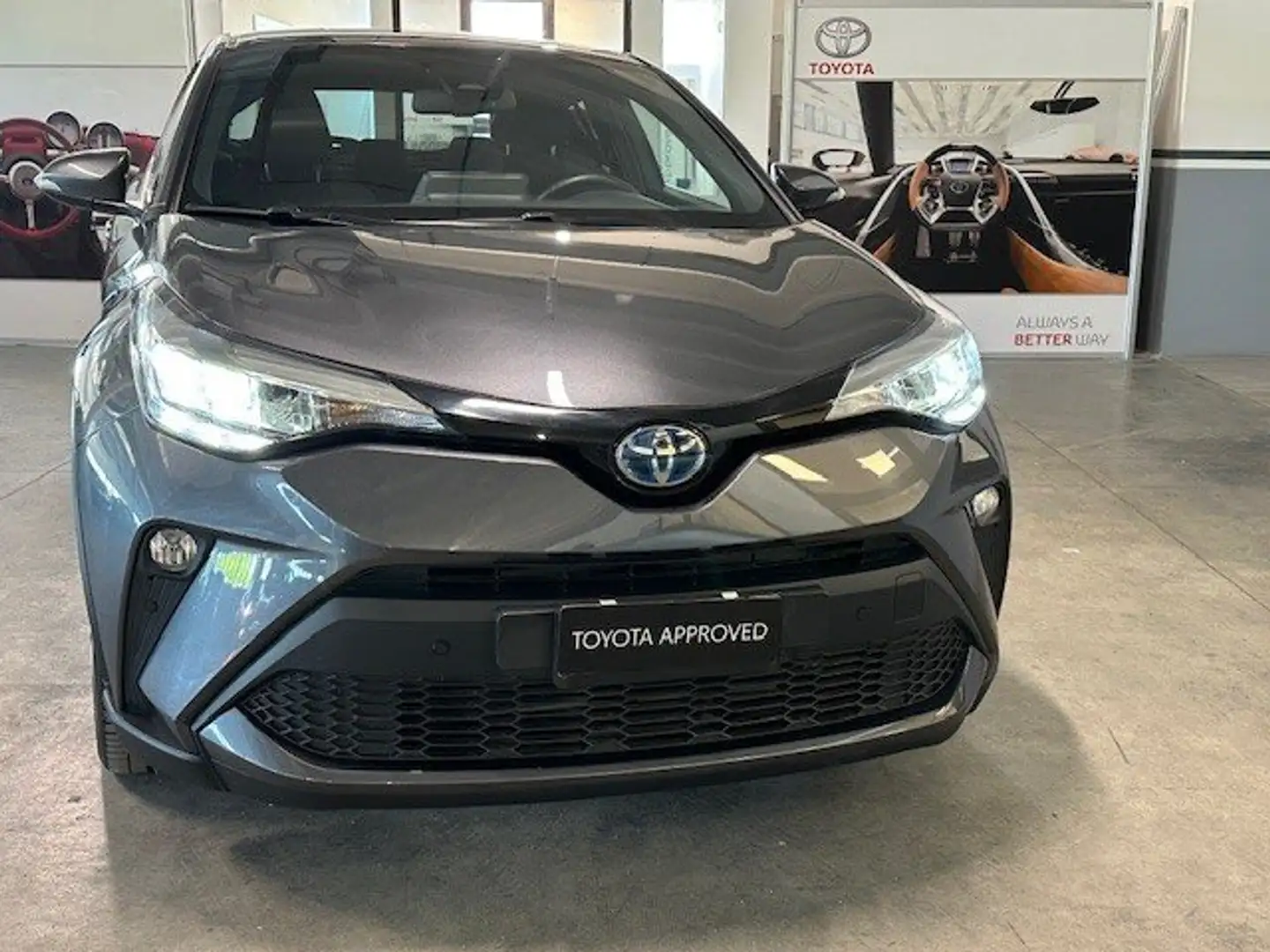 Toyota C-HR 1.8h Business e-cvt Gris - 1