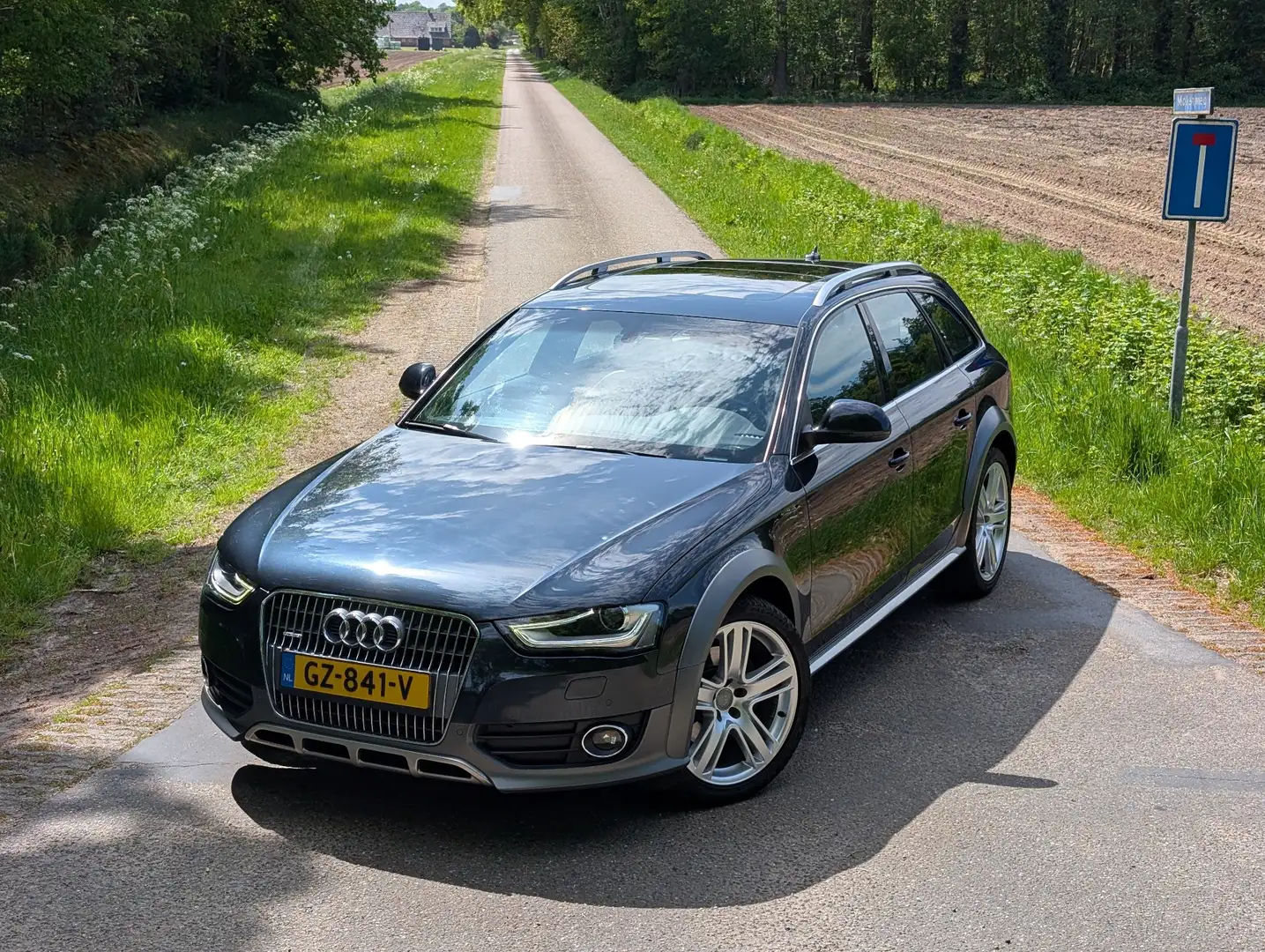 Audi A4 allroad 2.0 TFSI Pro Line Quattro Automaat Modrá - 1