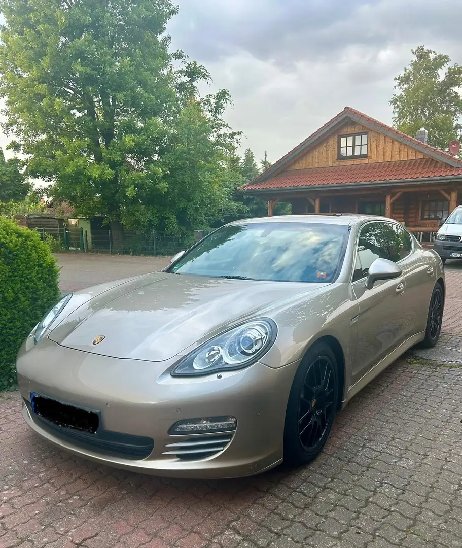 Porsche Panamera Panamera 4S PDK brončana - 2