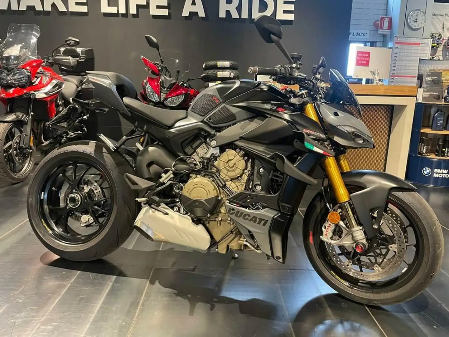 Ducati Streetfighter V4 S Red my23 - 1