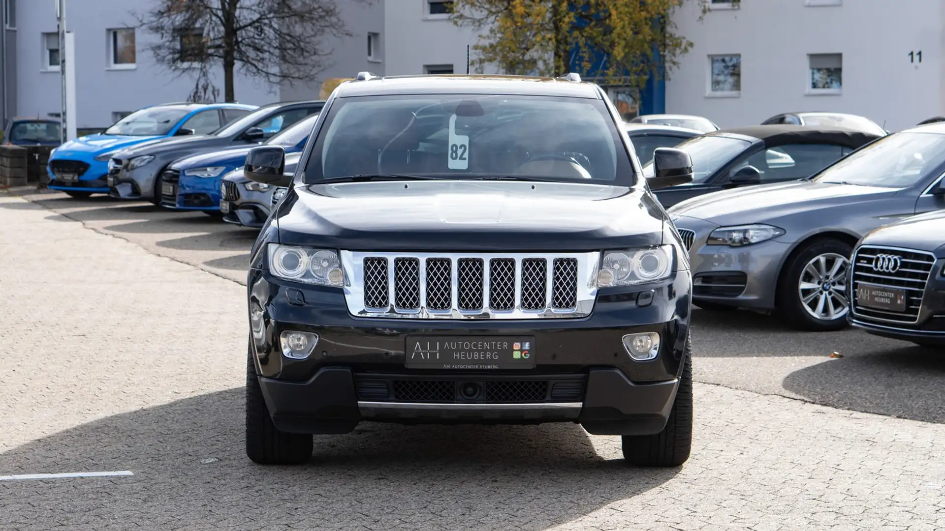Jeep Grand Cherokee 3.0 CRD *PANO*LUFT*AHK* Schwarz - 2