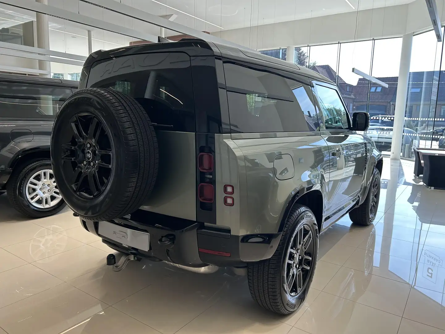Land Rover Defender X-DYNAMIC SE Groen - 2