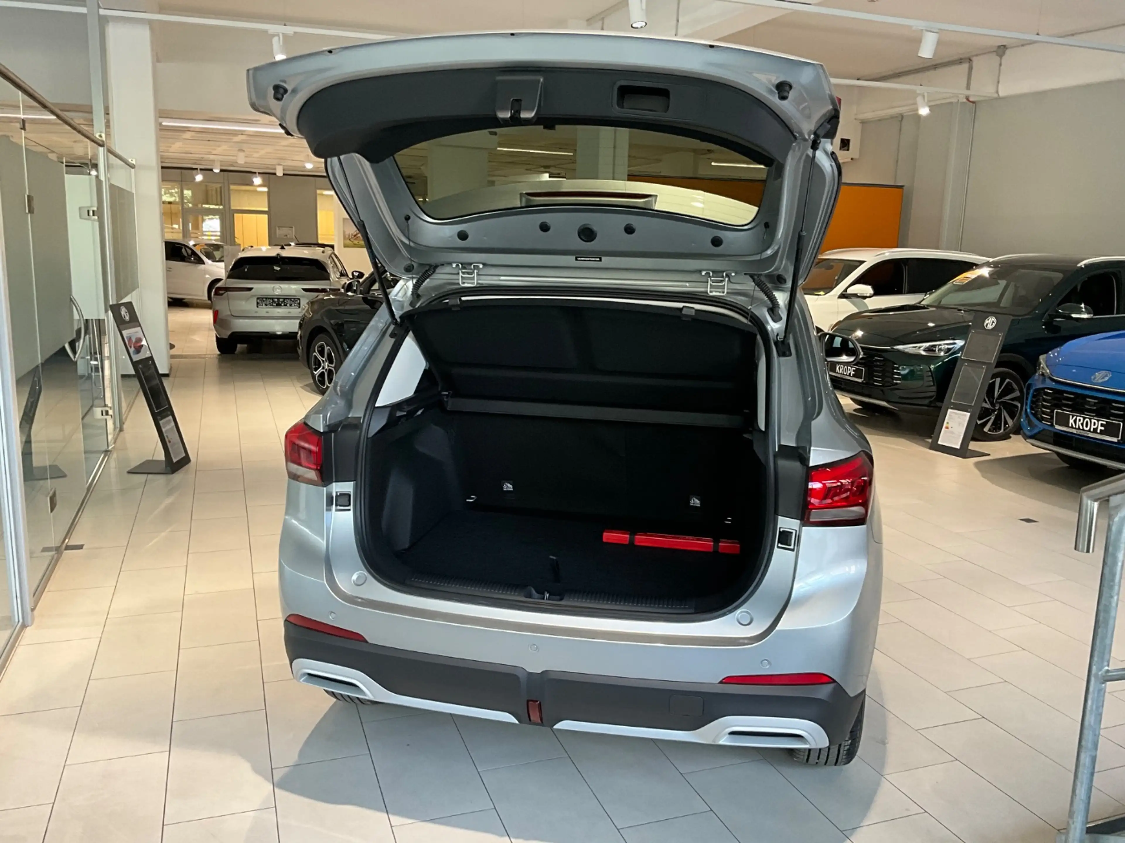 MG ZS 1.5 T Comfort LED+Navi+SHZ+Fernlichtass.+Kam. — photo 8