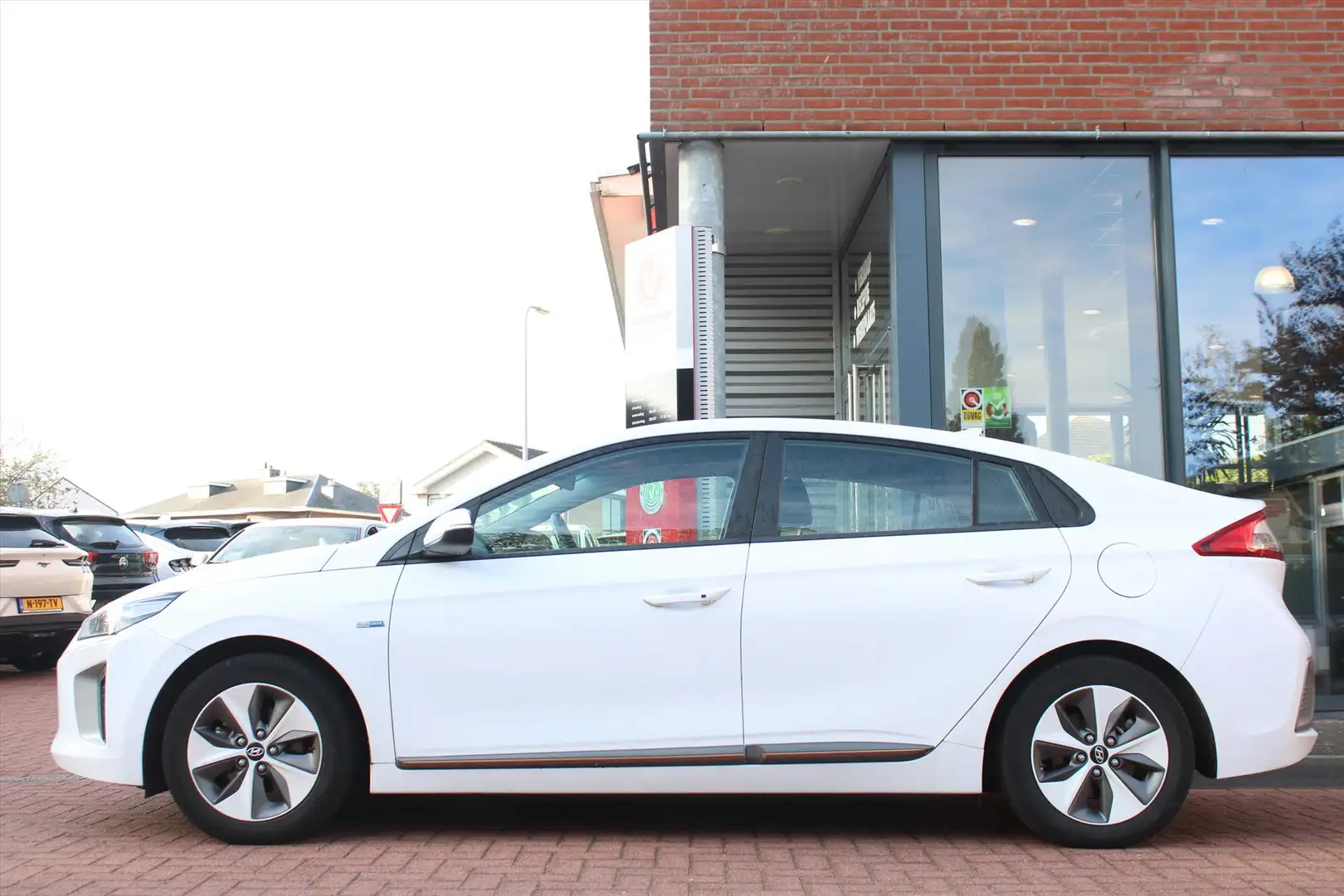 Hyundai IONIQ EV *Comfort* | SOH 100% | Carplay | Navigatie | Ad Blanc - 2
